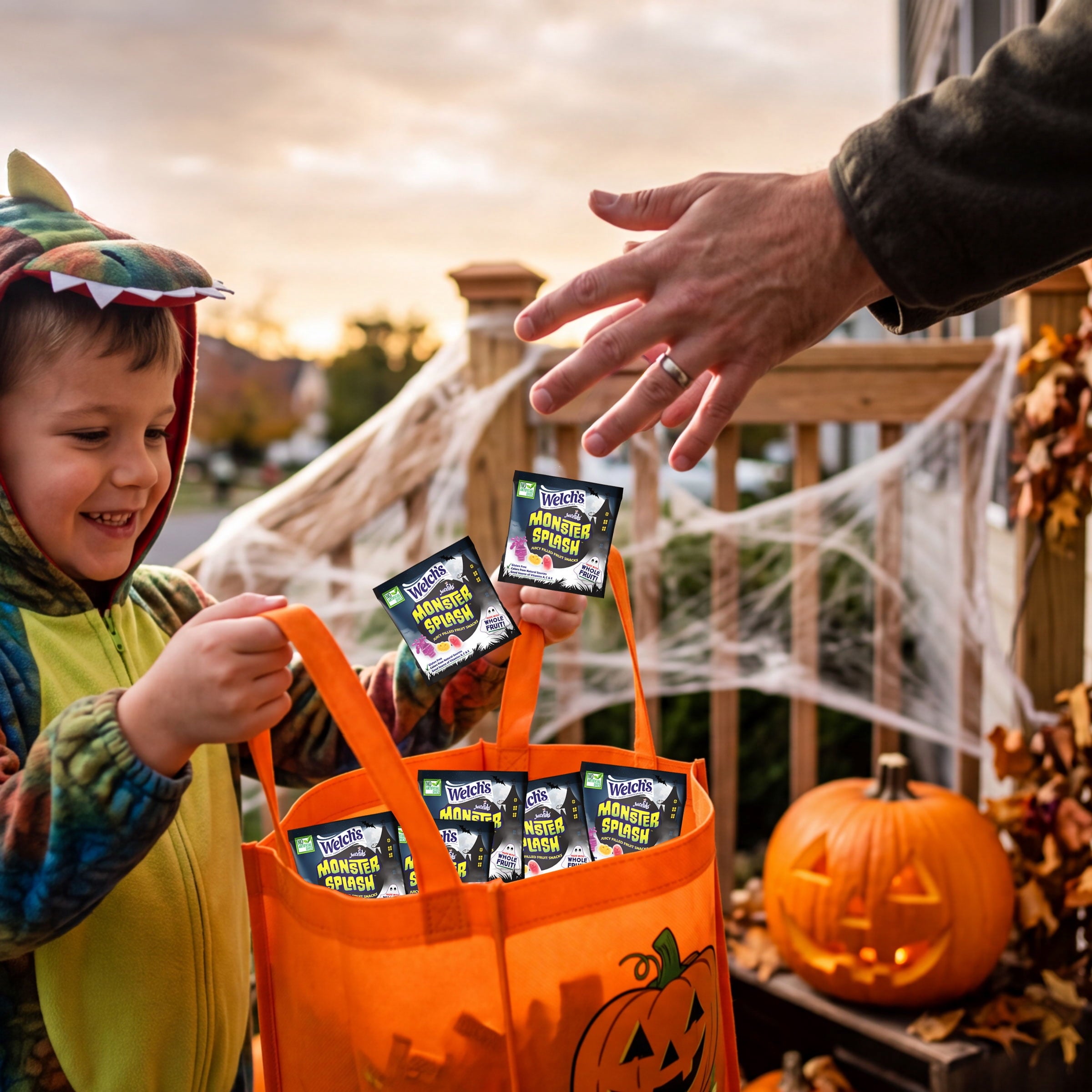 Welch's Juicefuls Monster Splash, Halloween Soft Kids Snacks, 0.5 oz, 16 Count