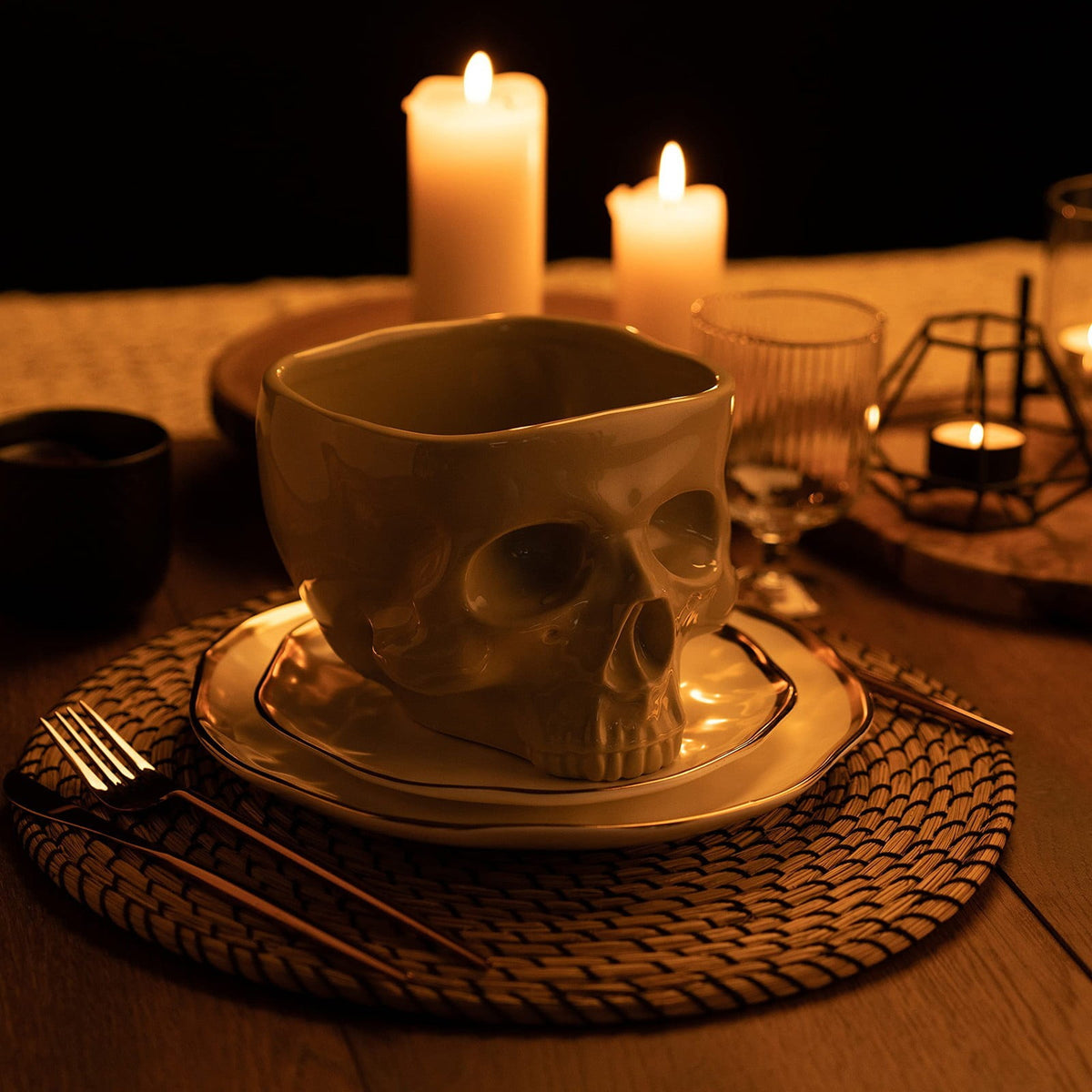 White Ceramic Skull Bowl, Gothic 3D Skull Shaped Serving Bowl, Food Safe Novelty Skull Dinner Bowl for Noodle Salad Snack Halloween Party Home Table Decor
