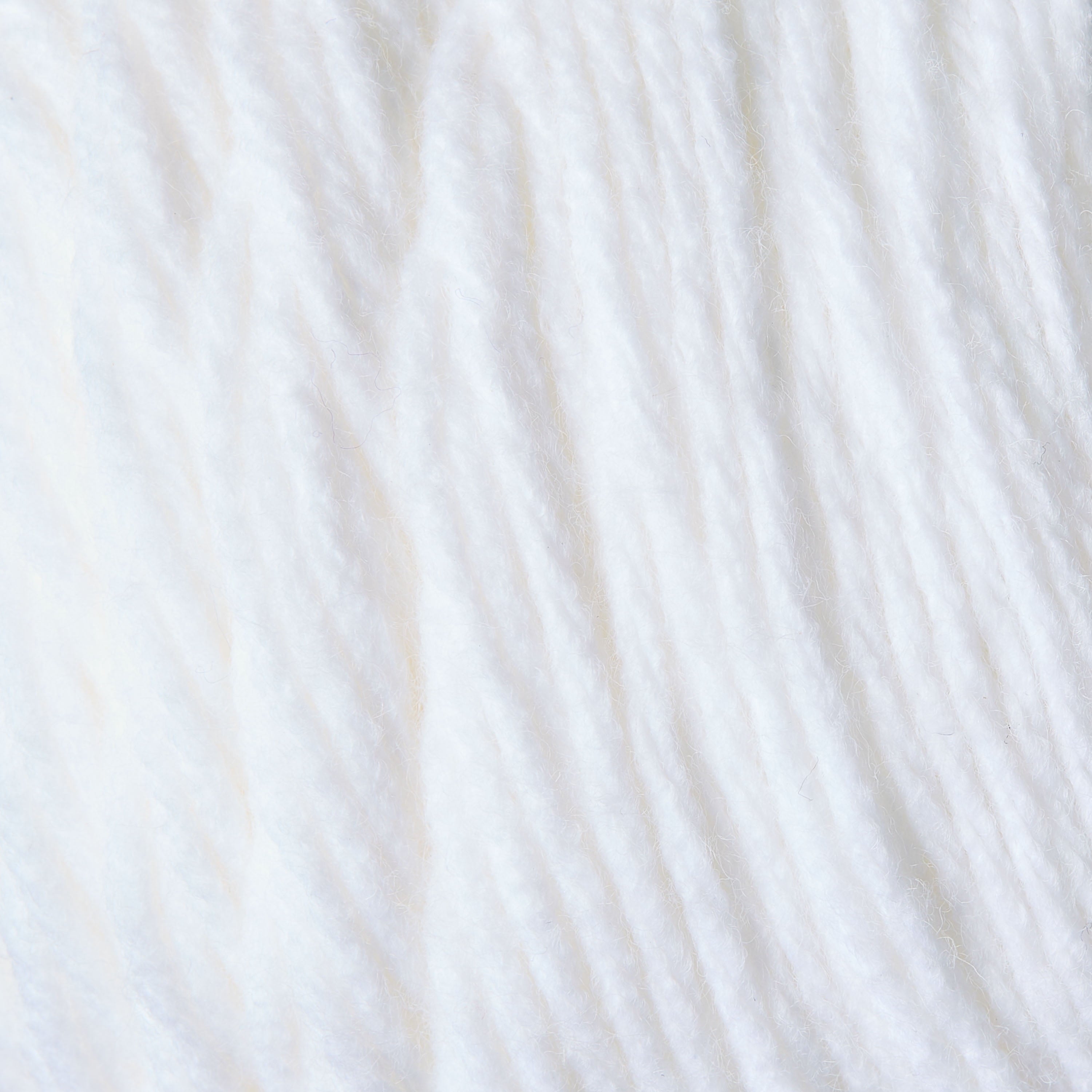 Mainstays Medium 4 Acrylic Yarn, White, 7 oz, 397 Yards