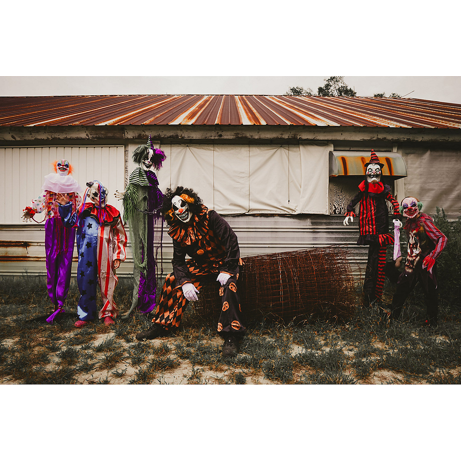 Fun Express Animated Standing Scary Clown Halloween Decoration