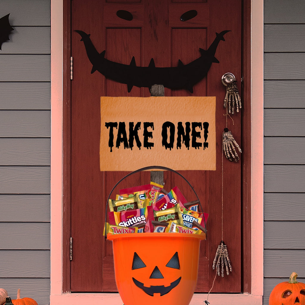 Snickers, Skittles Gummies & More Halloween Candy Variety Pack - 155 Ct Bulk Bag