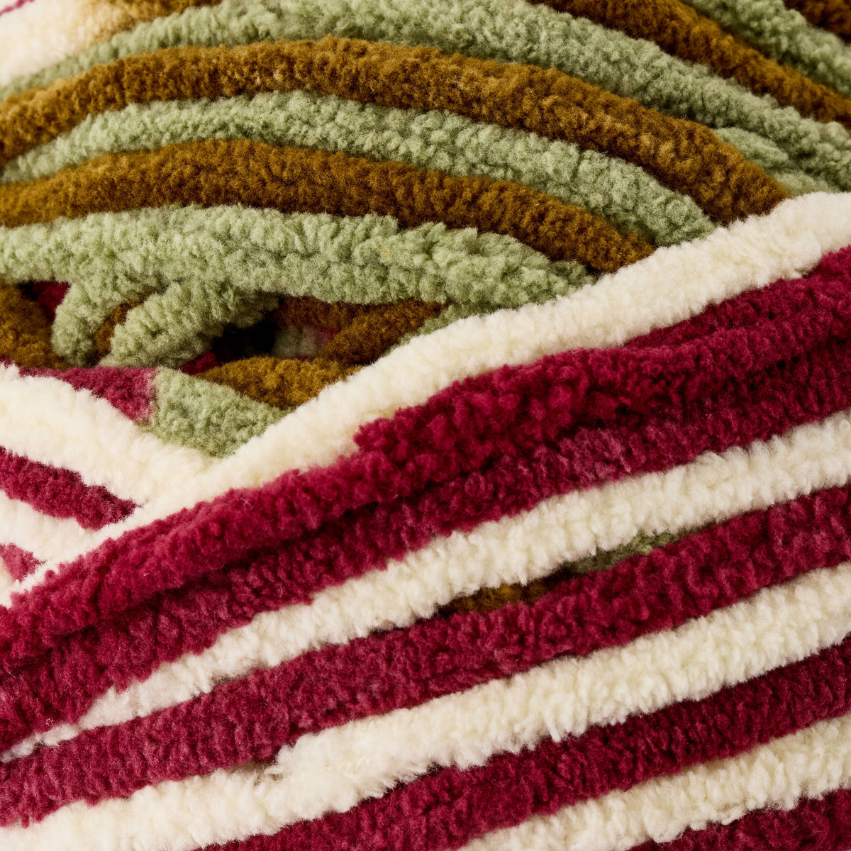 Mainstays Cozy Chenille Yarn, 220 yd, Arctic White, 100% Polyester, Bulky