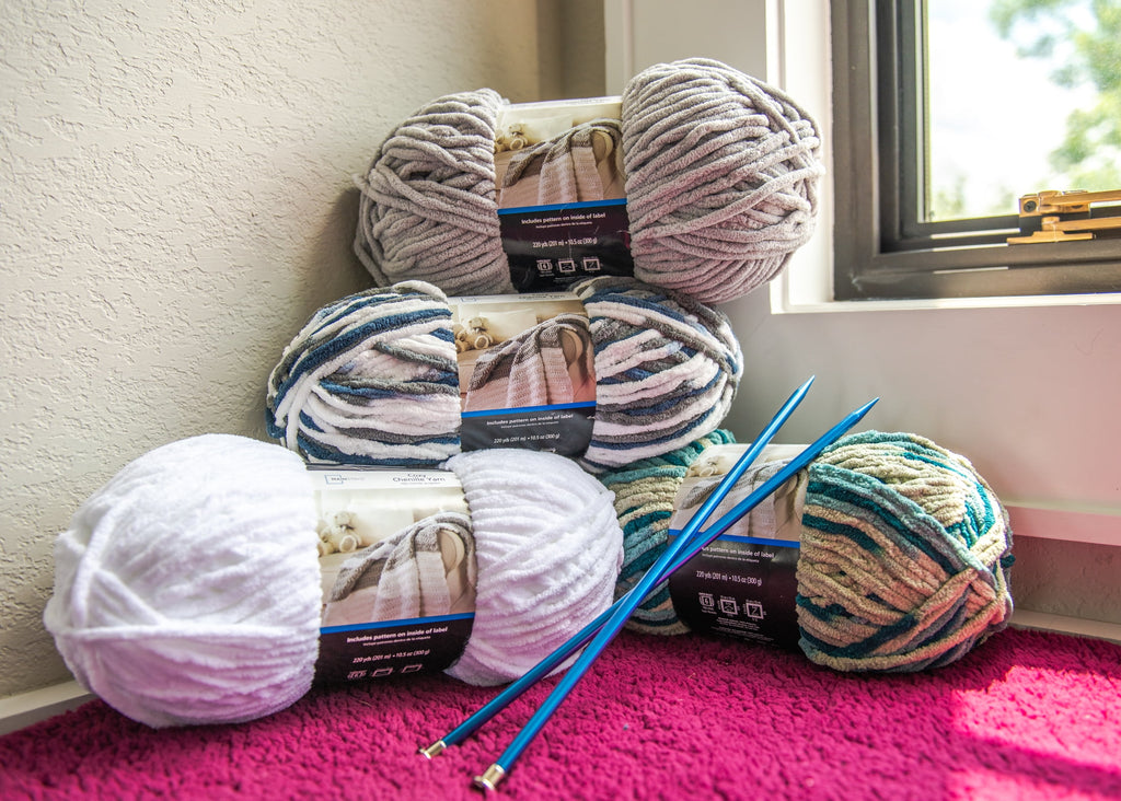 Mainstays Cozy Chenille Yarn, 220 yd, Arctic White, 100% Polyester, Bulky