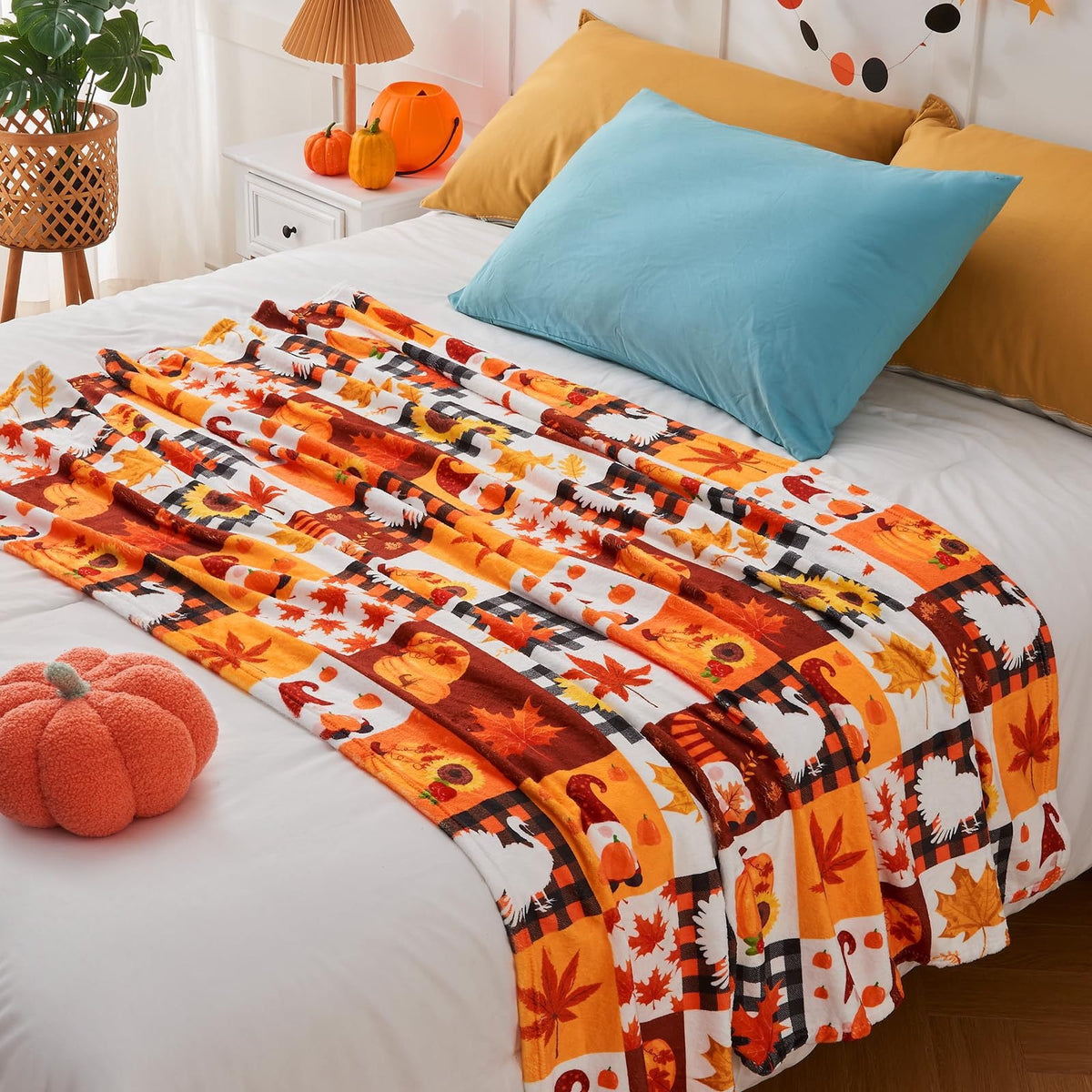 FastXmas Halloween Throw Blanket, 30"x40" Flannel Fleece Pumpkins Maple Checkered Plush Blanket, Soft Lightweight Skin-Friendly Fall Harvest Decorative Throw Blanket for Couch Sofa Bed Outdoor