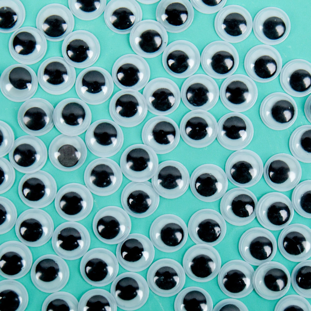 (4 pack) Hello Hobby Black and White Plastic Wiggly Eyes, 150-Pack