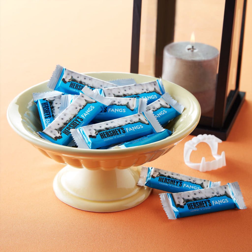 Hershey's Cookies 'n' Creme Fangs Snack Size, Halloween Candy Bag, 9.4 oz