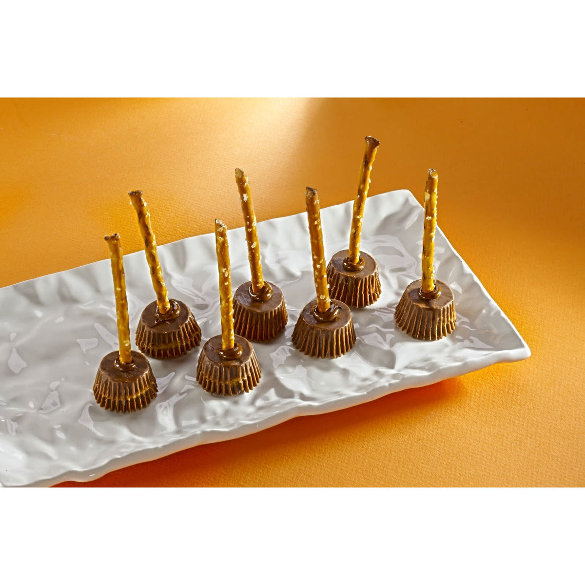 Reese's Miniatures Milk Chocolate Peanut Butter Cups Halloween Candy, Bag 9.92 oz