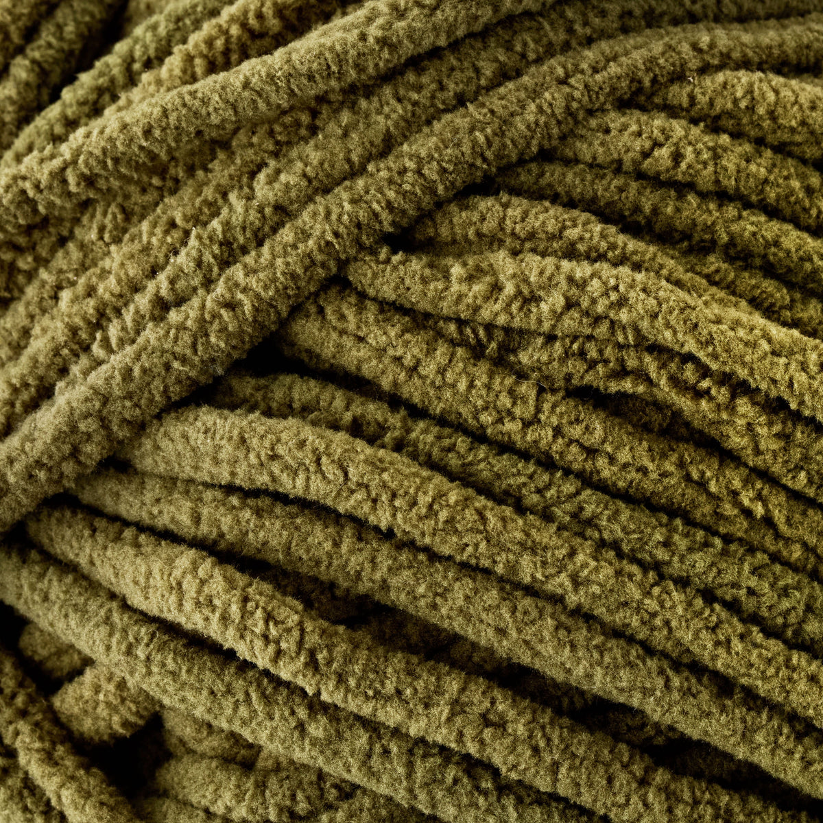 Mainstays Cozy Chenille Yarn, 220 yd, Arctic White, 100% Polyester, Bulky