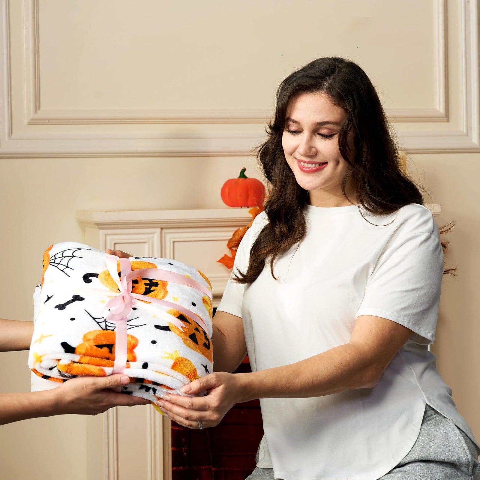 Vggrvlo Up to 25% Off Halloween Halloween Themed Throw Blanket Autumn Leaves Fall Throw Blanket for Couch Cute Halloween Blanket for G-irls B-oys K-ids Women Men