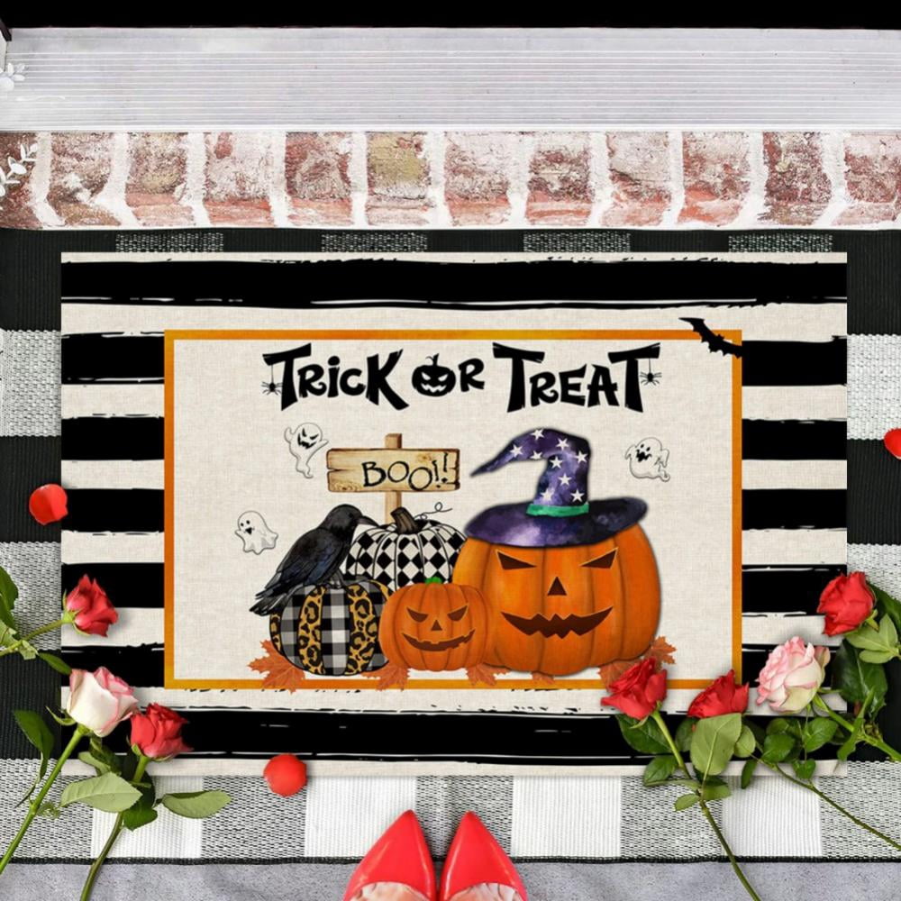 Halloween Door Mat Outdoor Trick or Treat Doormat Non Slip Funny Rug Pumpkin Holiday Decorative Entrance Mat for Halloween Indoor Outdoor Decoration, 15.7x23.6"