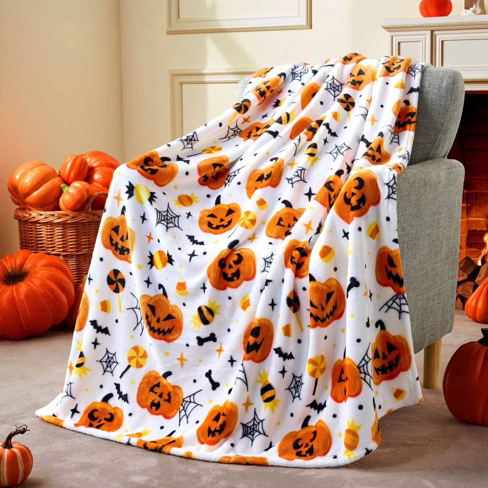 Pink Halloween Throw Blanket for Couch Fleece Halloween Decorations Throw Blankets Lightweight Soft Plush Big Throws and Blankets with Funny Ghost,30x40in