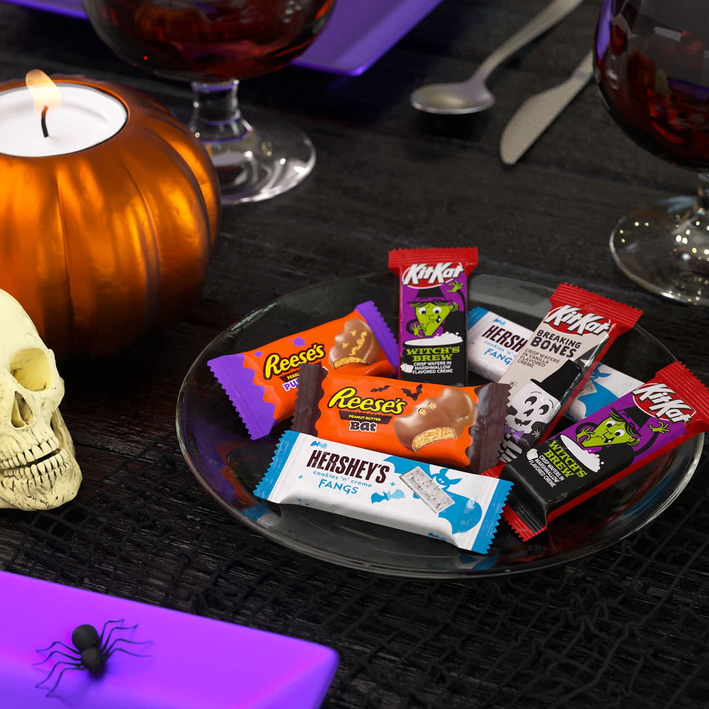 Hershey's, Kit Kat and Reese's Assorted, Halloween Candy Variety Bag, 17.28 oz (30 Pieces)