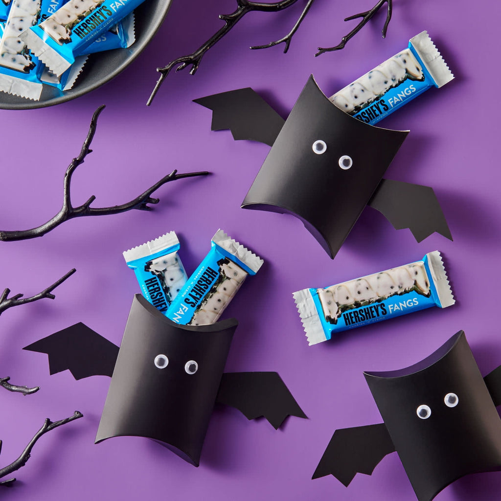 Hershey's Cookies 'n' Creme Fangs Snack Size, Halloween Candy Bag, 9.4 oz
