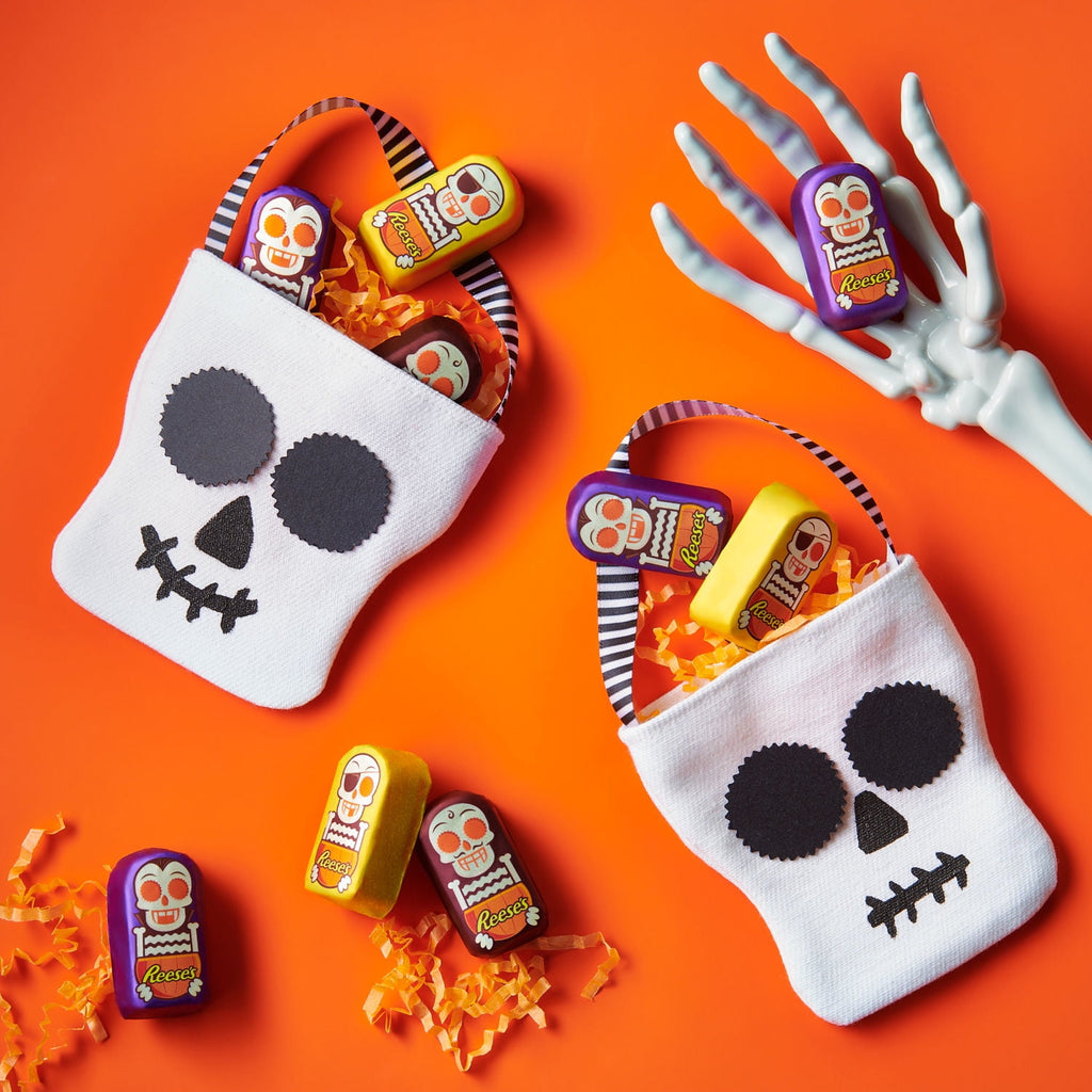 Reese's Chocolate Peanut Butter Creme Skeletons Halloween Candy, Bag 9.1 oz