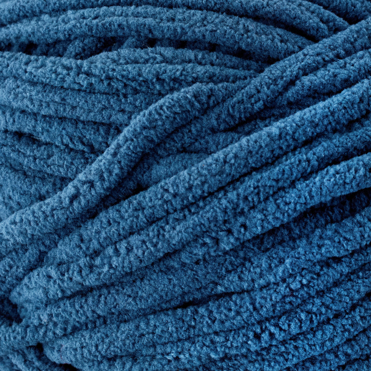 Mainstays Cozy Chenille Yarn, 220 yd, Arctic White, 100% Polyester, Bulky