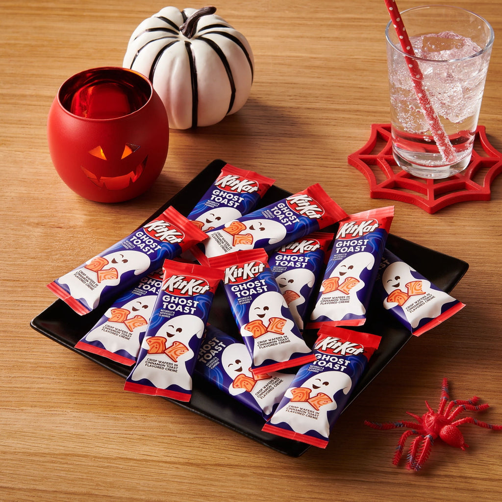 Kit Kat Ghost Toast Cinnamon Toast Flavored Creme Wafer Snack Size, Halloween Candy Bag, 9.8 oz