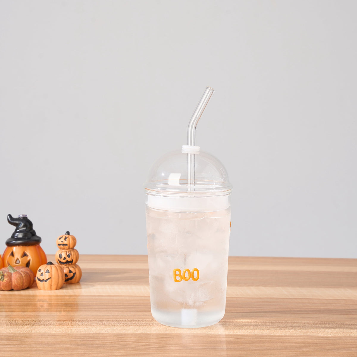 Way To Celebrate 16 oz Ghost Icon Clear Glass Sipper with Lid and Straw