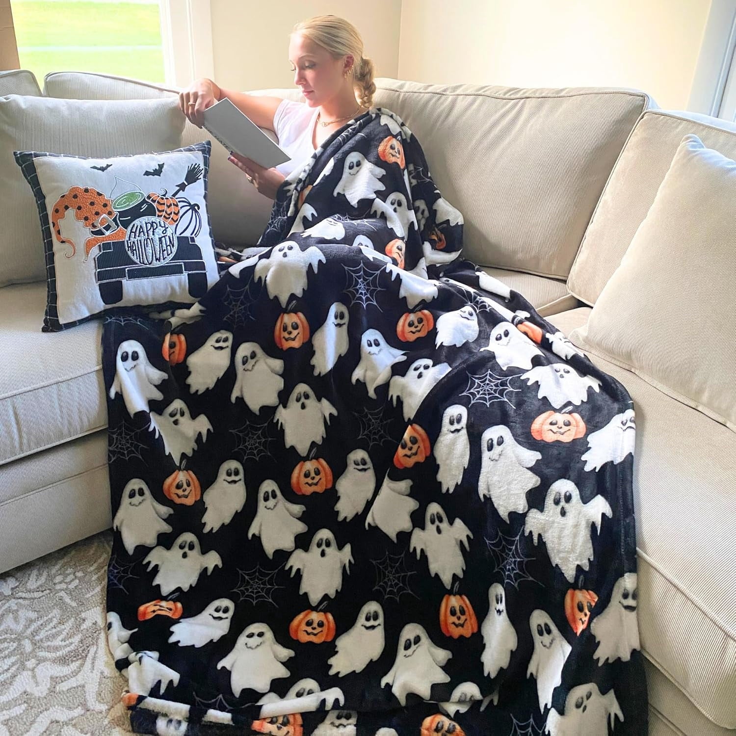 Serafina Home Halloween Throw Blanket: Fuzzy Boo! Jack O'Lantern Spider Webs Skull and Black Cats Print on Velvet Fleece for Sofa Bed Couch Chair Dorm