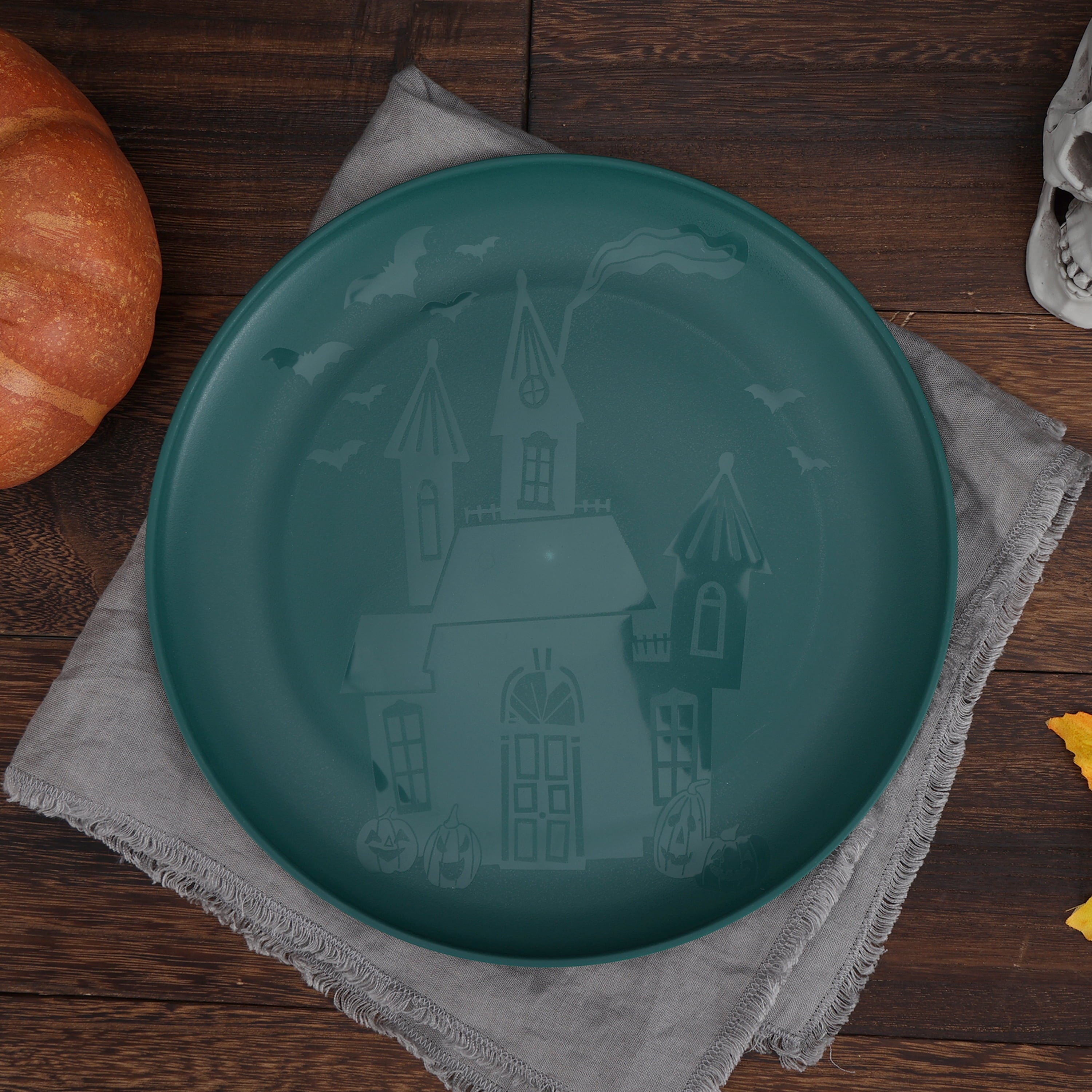 Mainstays 10.5 in Round Plastic Halloween Bats Dinner Plate, Black