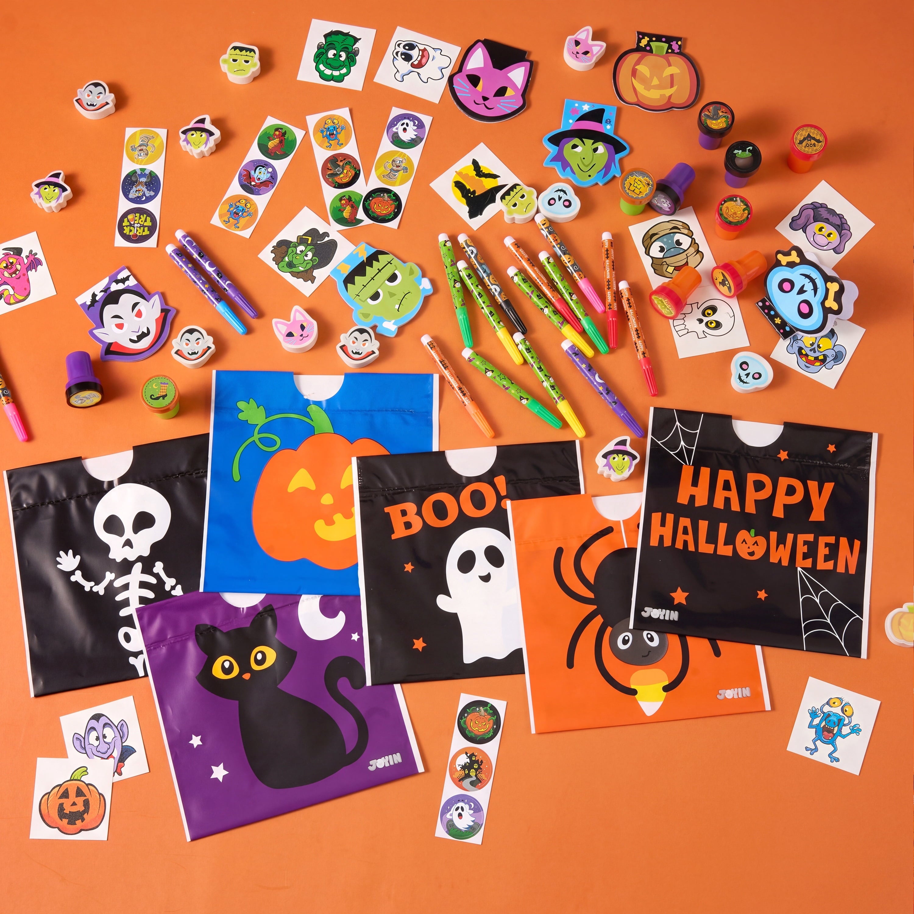 Joyfy 192 Pcs Halloween Stationery Set, Halloween Markers Rulers Stickers Erasers Stamps Notebooks Bags Party Favors,Halloween Trick or Treat Bags,Halloween Gifts for Kids,Classroom Favors