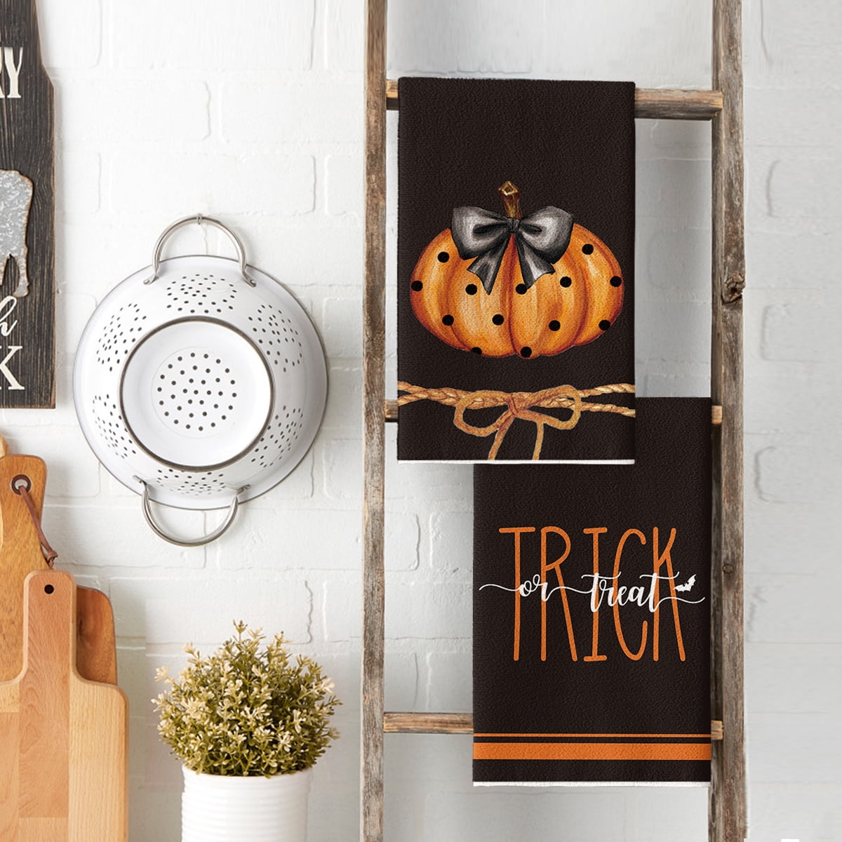 Sm:)e Pumpkin Ghost Bat Happy Halloween Dish Towels Set of 4, 18x26 Inch, Seasonal Holiday Hand Towels for Kitchen and Dining Table