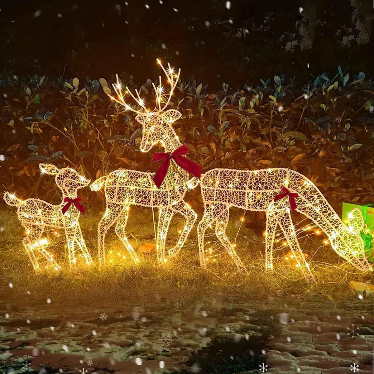 Holloyiver Light up Christmas Reindeer Family, 2D Lighted Reindeer Holiday Decoration, Outdoor Lighted Deer Decorations for Indoor Outdoor Christmas Yard Lawn Art (Mom)
