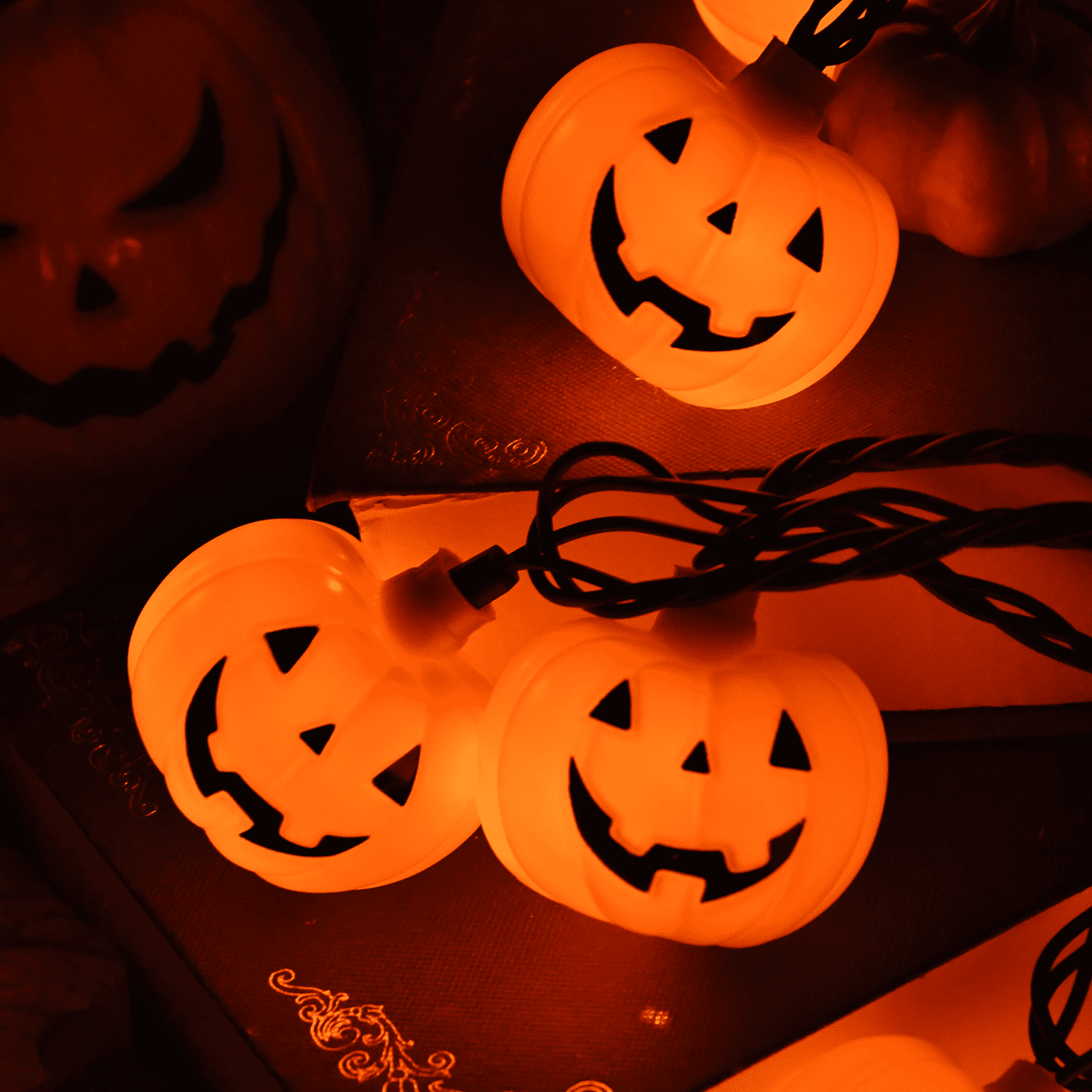 Halloween Pumpkin String Lights, 8.5Ft Outdoor Halloween Decorations Lights with 10 Jack-O-Lantern Lights, Hanging Pumpkin String Lights Party Patio Garden Window Decor
