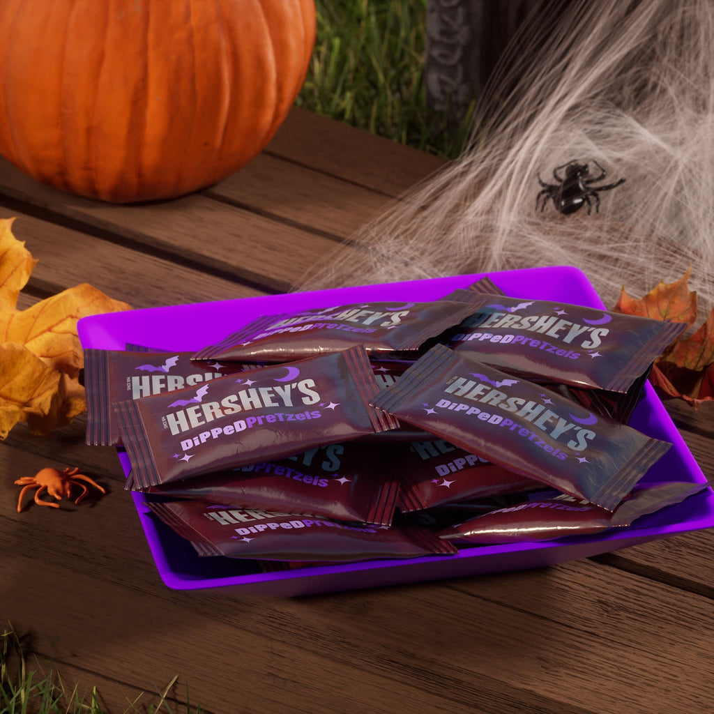 Hershey's Milk and Dark Chocolate Covered, Halloween Dipped Pretzels Box, 14.1 oz (20 Packs)