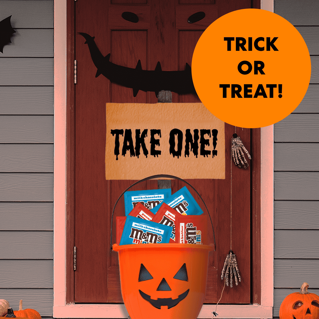 M&M's Minis Fun Size Chocolate Halloween Candy Variety pack, Party Size - 17.67 oz Bulk Bag