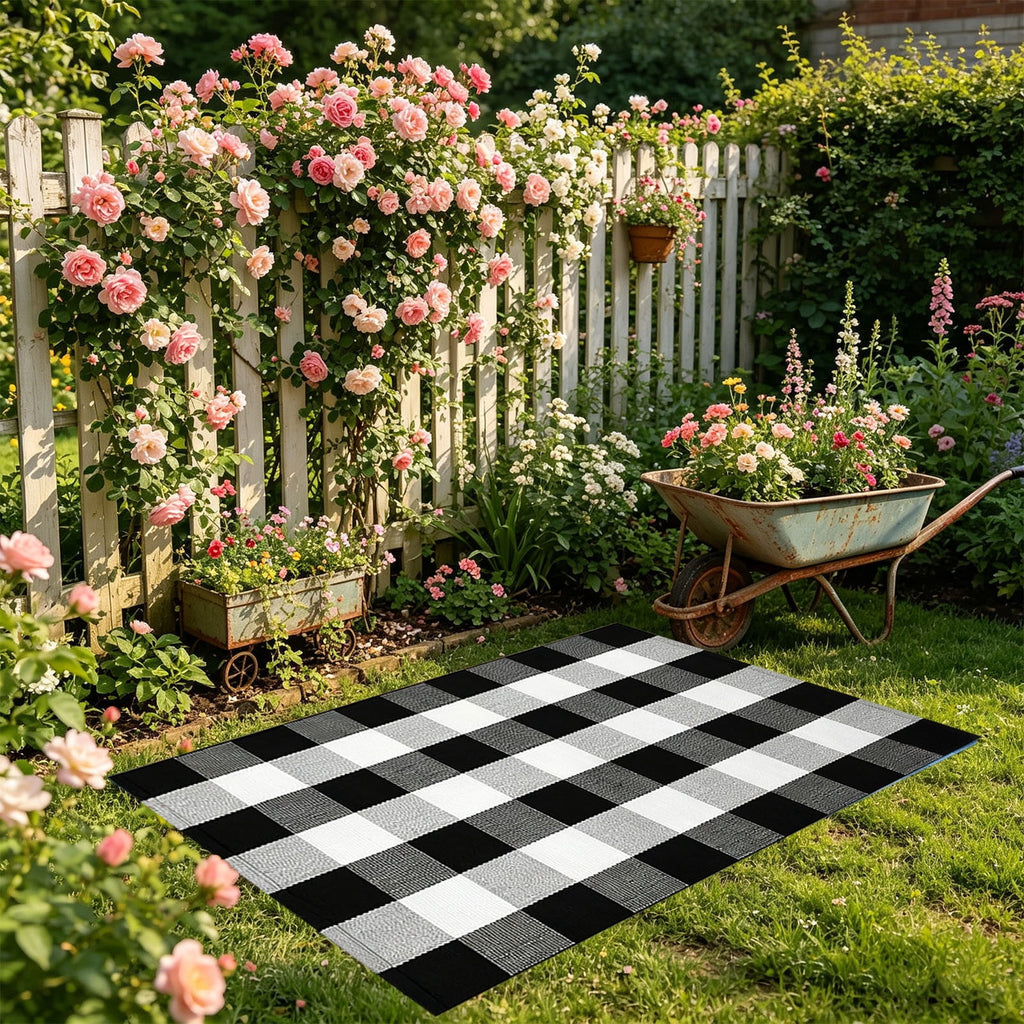 Dpityserensio Halloween Doormat Black Bat and Moon with Striped Border Non-Slip Washable Indoor Outdoor Rug, Vintage Fall Decor