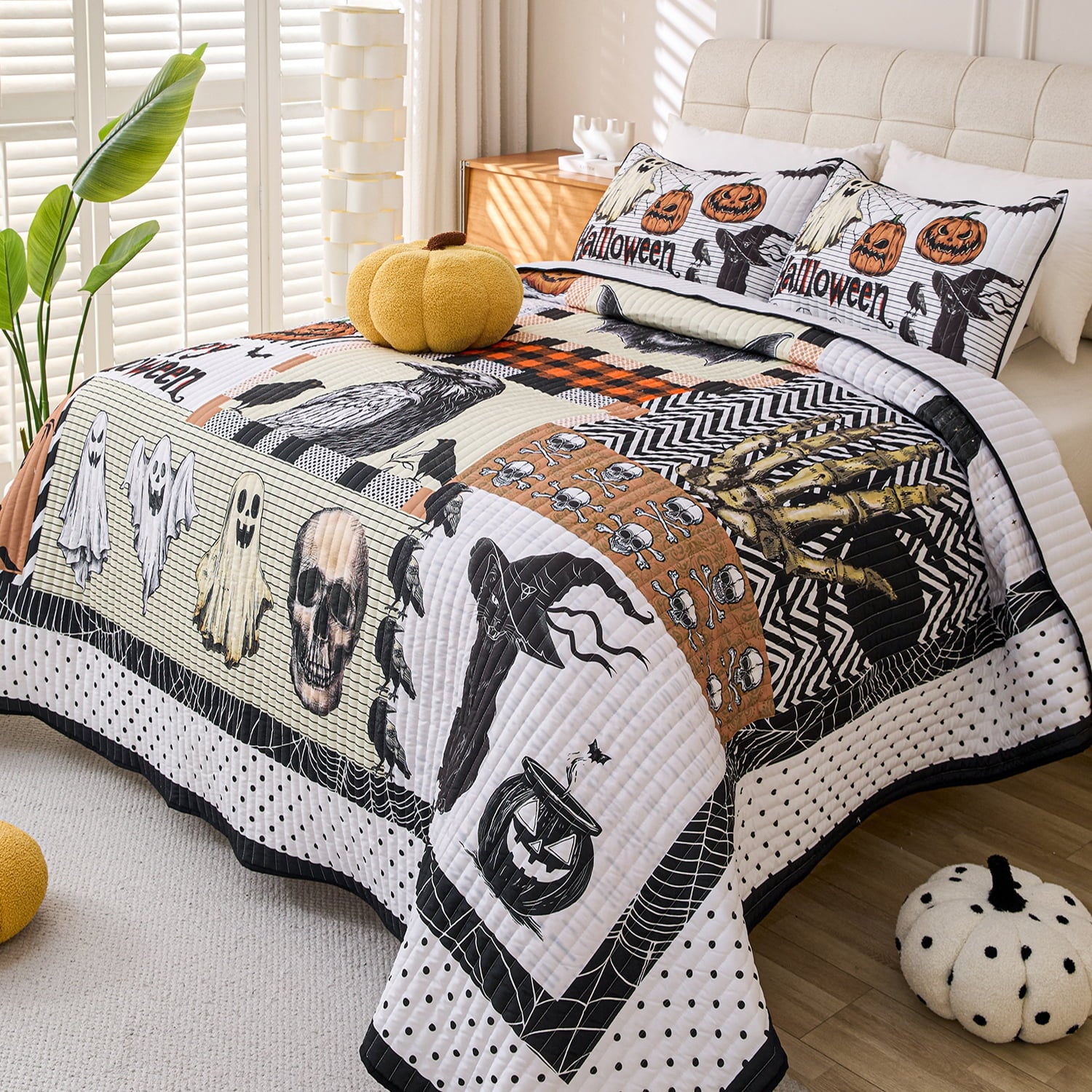 Evenhug Halloween Quilt Set,3-Piece Queen Size Bat Crow Pumpkin Halloween Themed Bedding Set Reversible Coverlet Set with 2 Pillow Shams