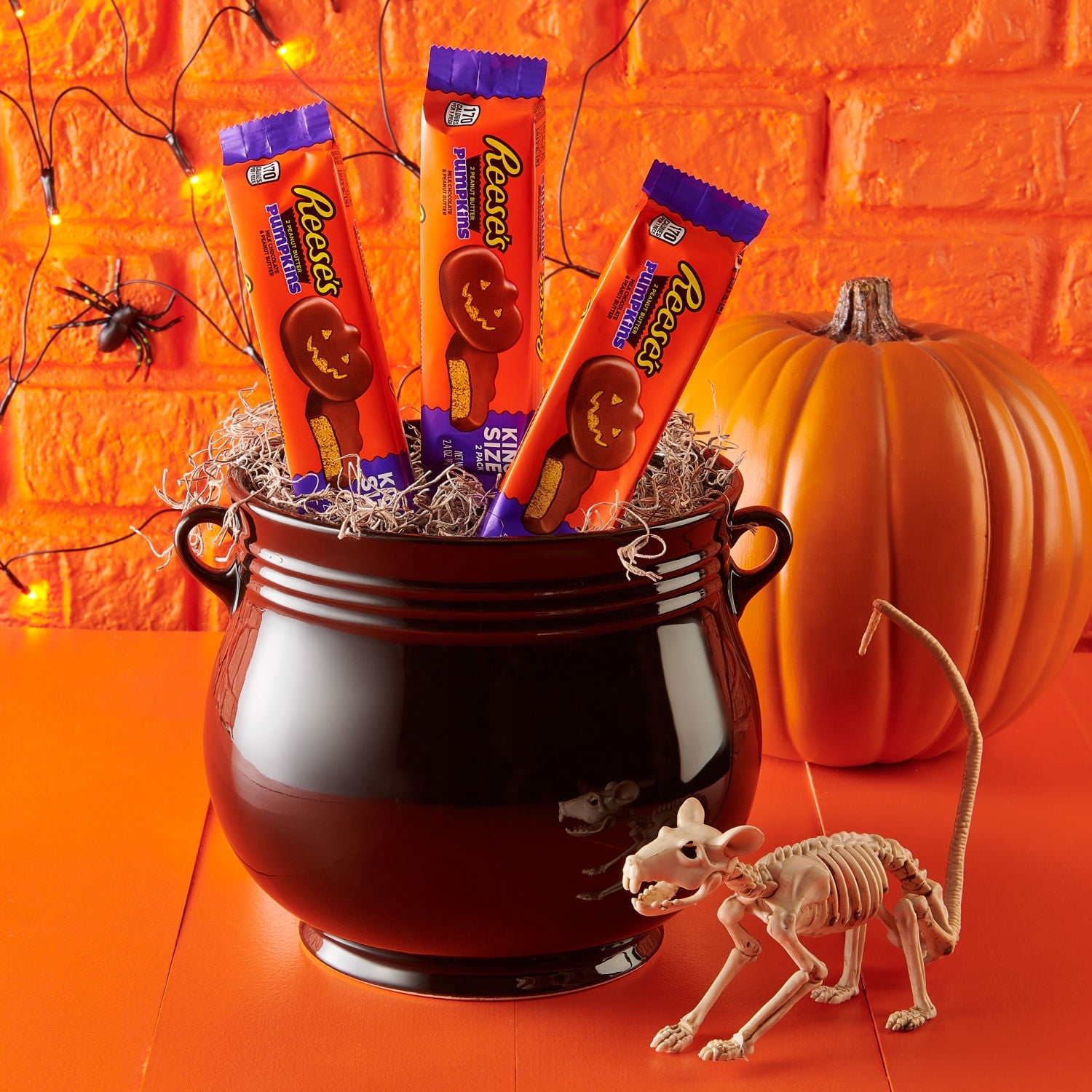 Reese's Milk Chocolate King Size Peanut Butter Pumpkins, Halloween Candy Pack, 2.4 oz