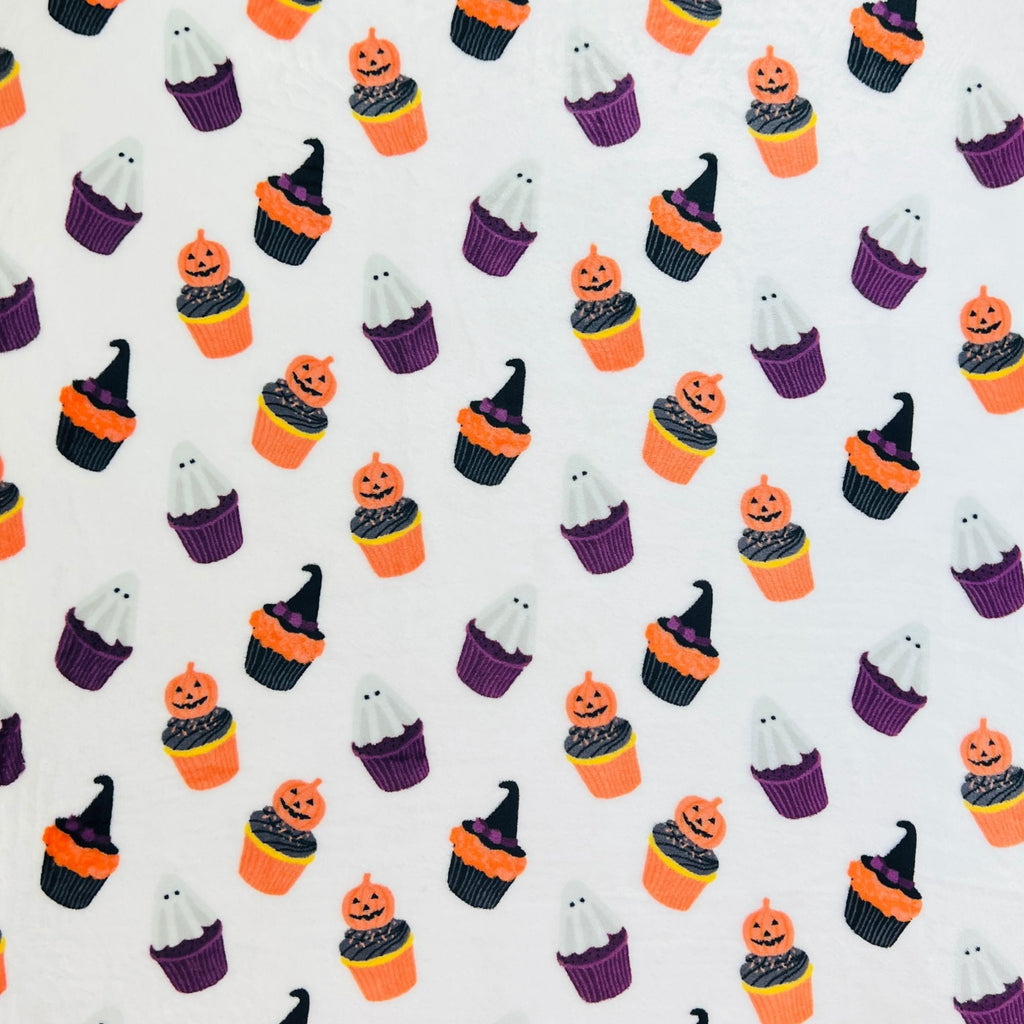 Serafina Home Halloween Throw Blanket: Fuzzy Boo! Jack O'Lantern Spider Webs Skull and Black Cats Print on Velvet Fleece for Sofa Bed Couch Chair Dorm