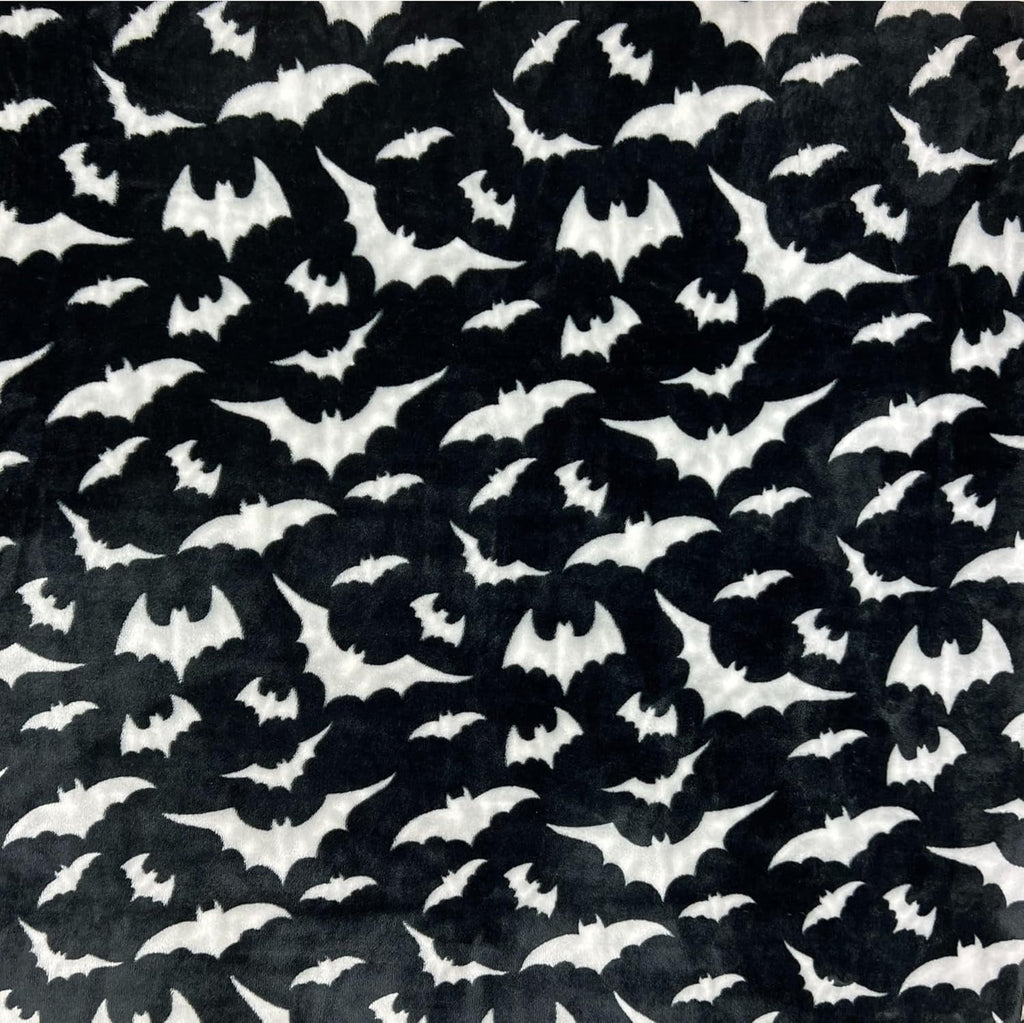 Serafina Home Halloween Throw Blanket: Fuzzy Boo! Jack O'Lantern Spider Webs Skull and Black Cats Print on Velvet Fleece for Sofa Bed Couch Chair Dorm