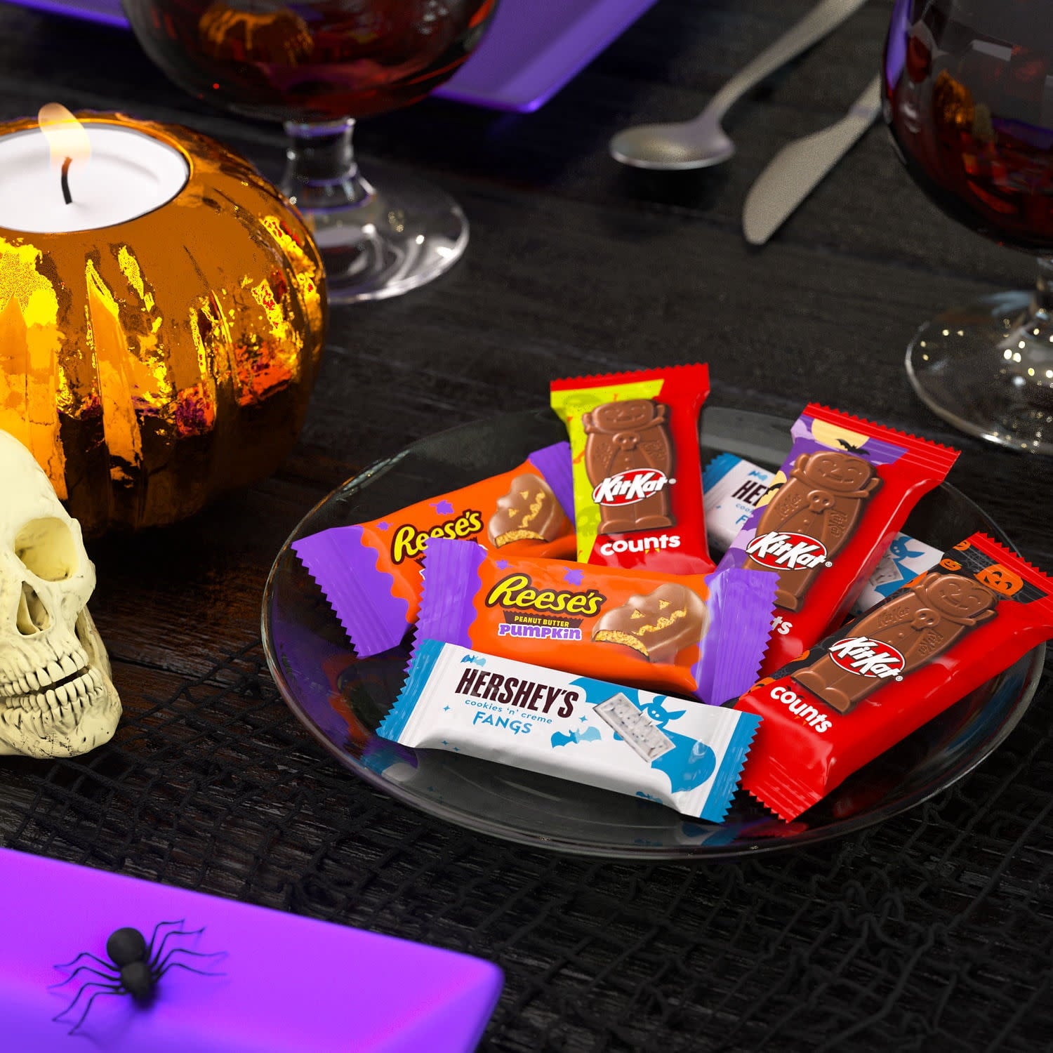 Hershey's, Kit Kat and Reese's Assorted, Halloween Candy Variety Bag, 10.74 oz (20 Pieces)