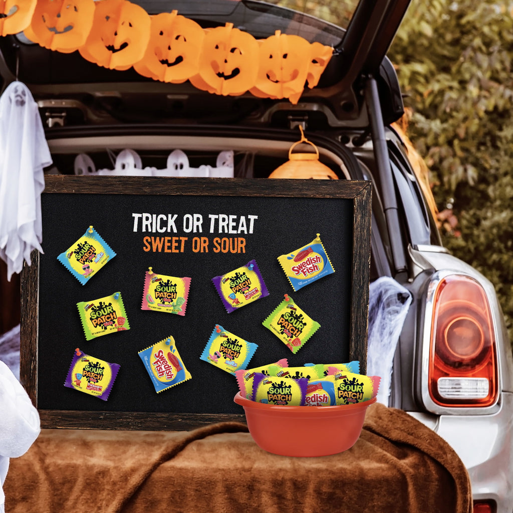 SOUR PATCH KIDS & SWEDISH FISH Mini Halloween Candy Variety Pack, 22 Trick or Treat Bags