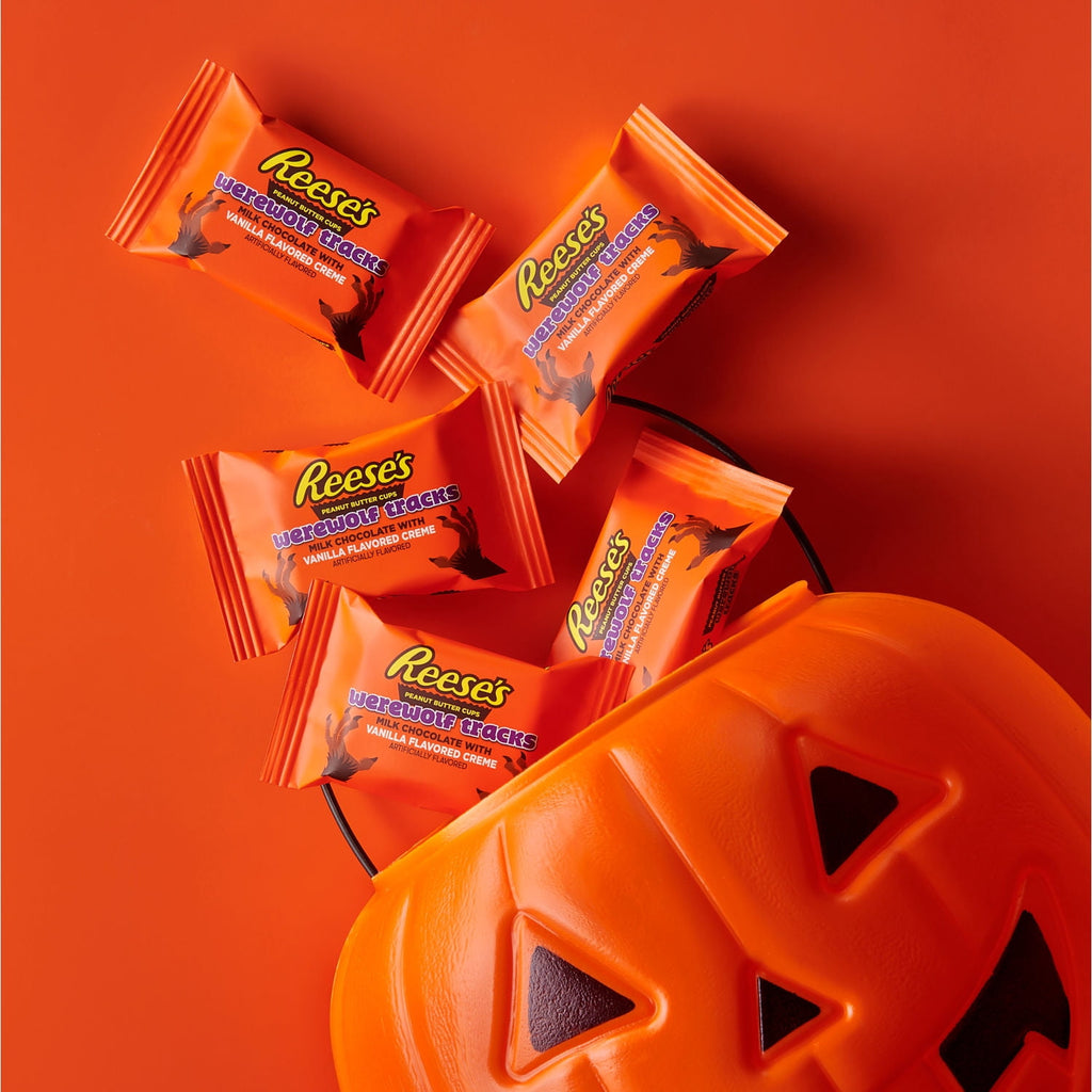 REESE'S Milk Chocolate and Vanilla Flavored Creme Snack Size Peanut Butter Cups, Halloween Candy Bag, 9.35 oz