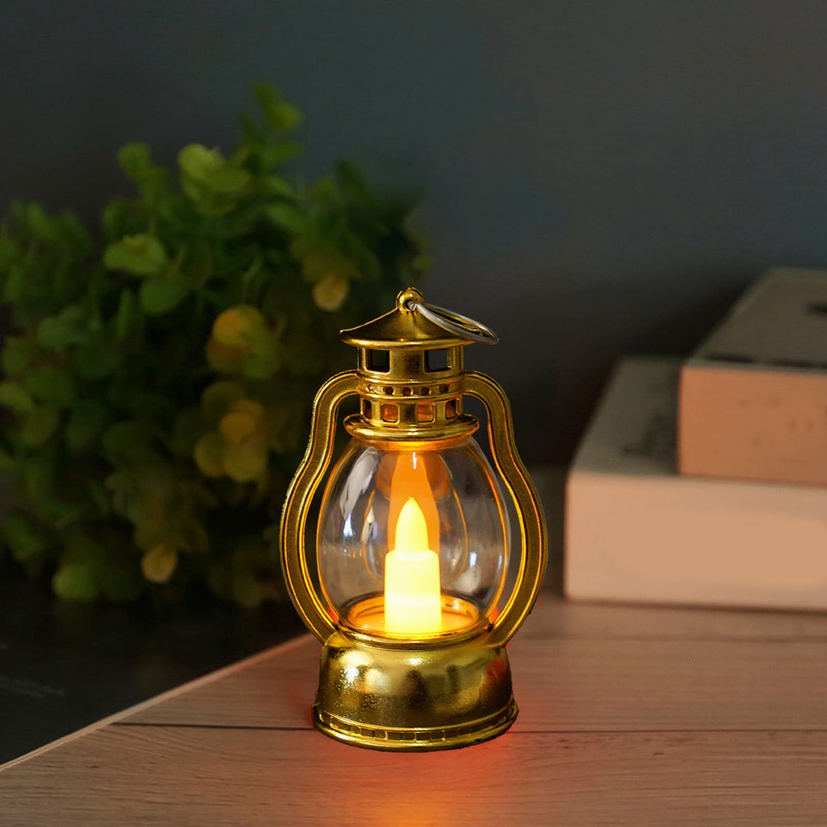 Harlier Vintage Design Plastic Mini Lantern, Tables Centerpieces LED Simulation Candle, 3.6 Inch Small Hanging Lantern, Lanterns Decorative for Wedding Centerpiece Tables (Gold)