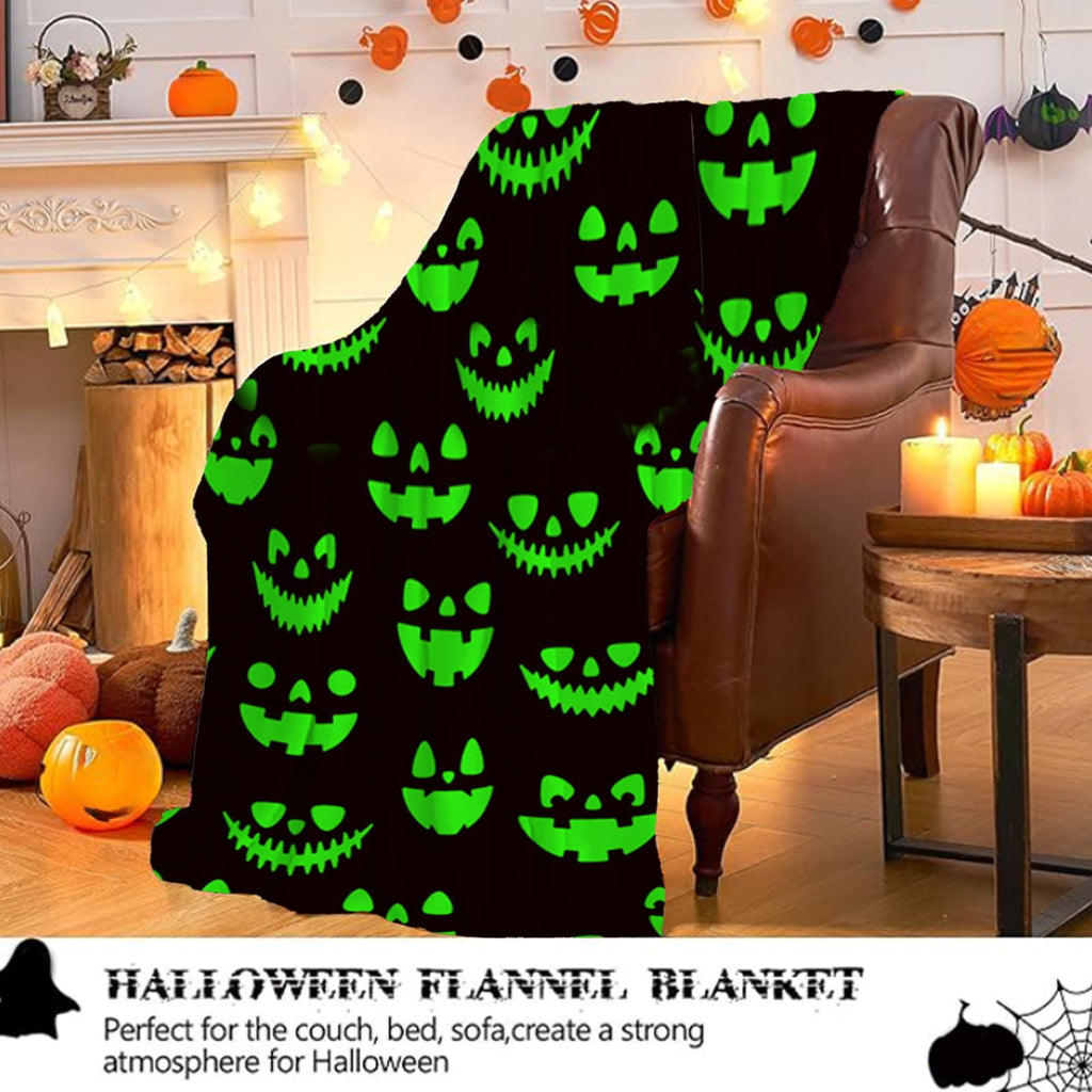 Pink Halloween Throw Blanket for Couch Fleece Halloween Decorations Throw Blankets Lightweight Soft Plush Big Throws and Blankets with Funny Ghost,30x40in