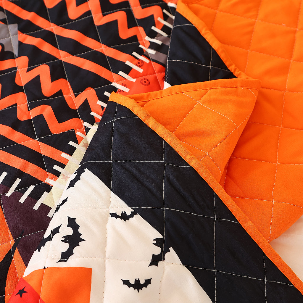 Evenhug Halloween Quilt Set,3-Piece Queen Size Bat Crow Pumpkin Halloween Themed Bedding Set Reversible Coverlet Set with 2 Pillow Shams
