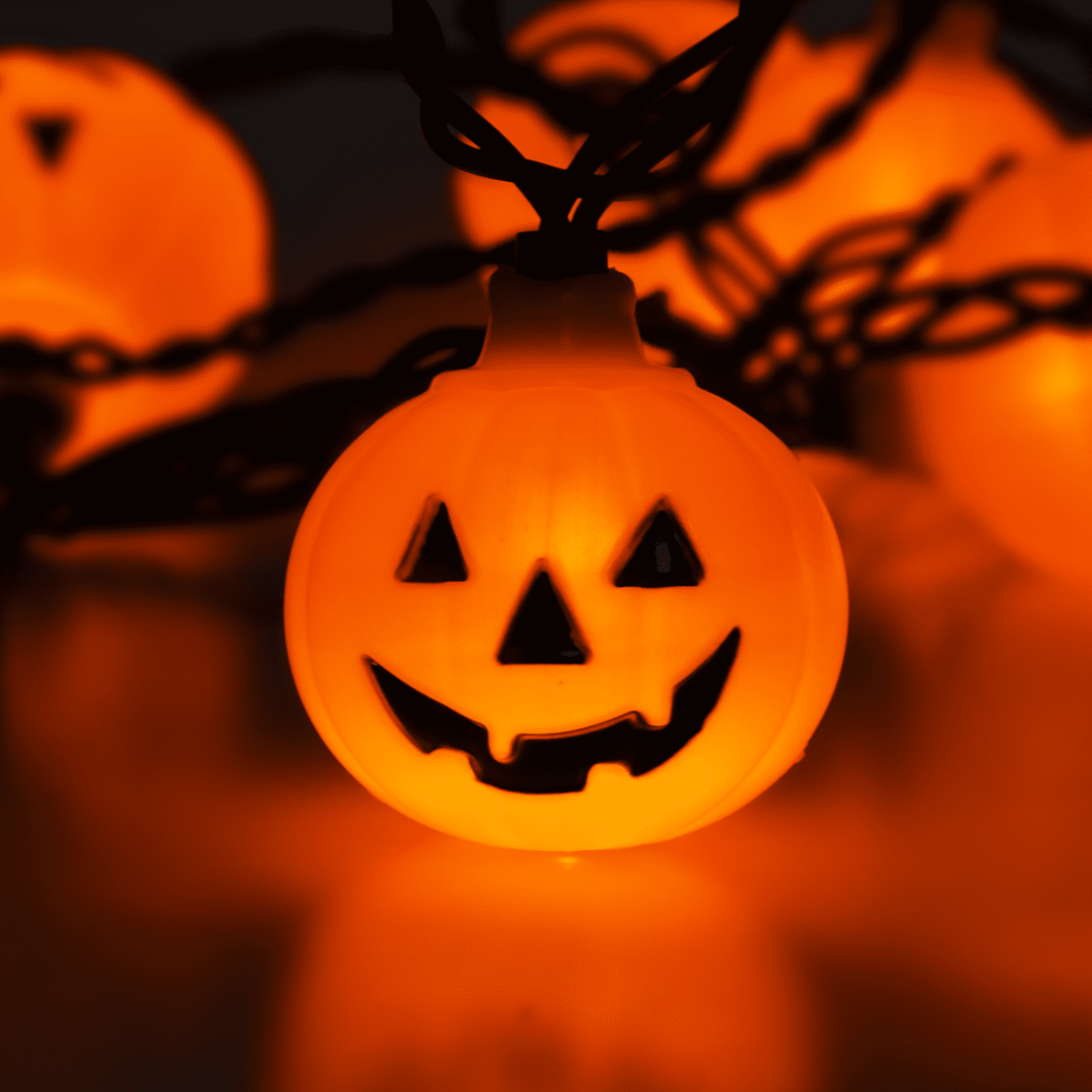 Halloween Pumpkin String Lights, 8.5Ft Outdoor Halloween Decorations Lights with 10 Jack-O-Lantern Lights, Hanging Pumpkin String Lights Party Patio Garden Window Decor