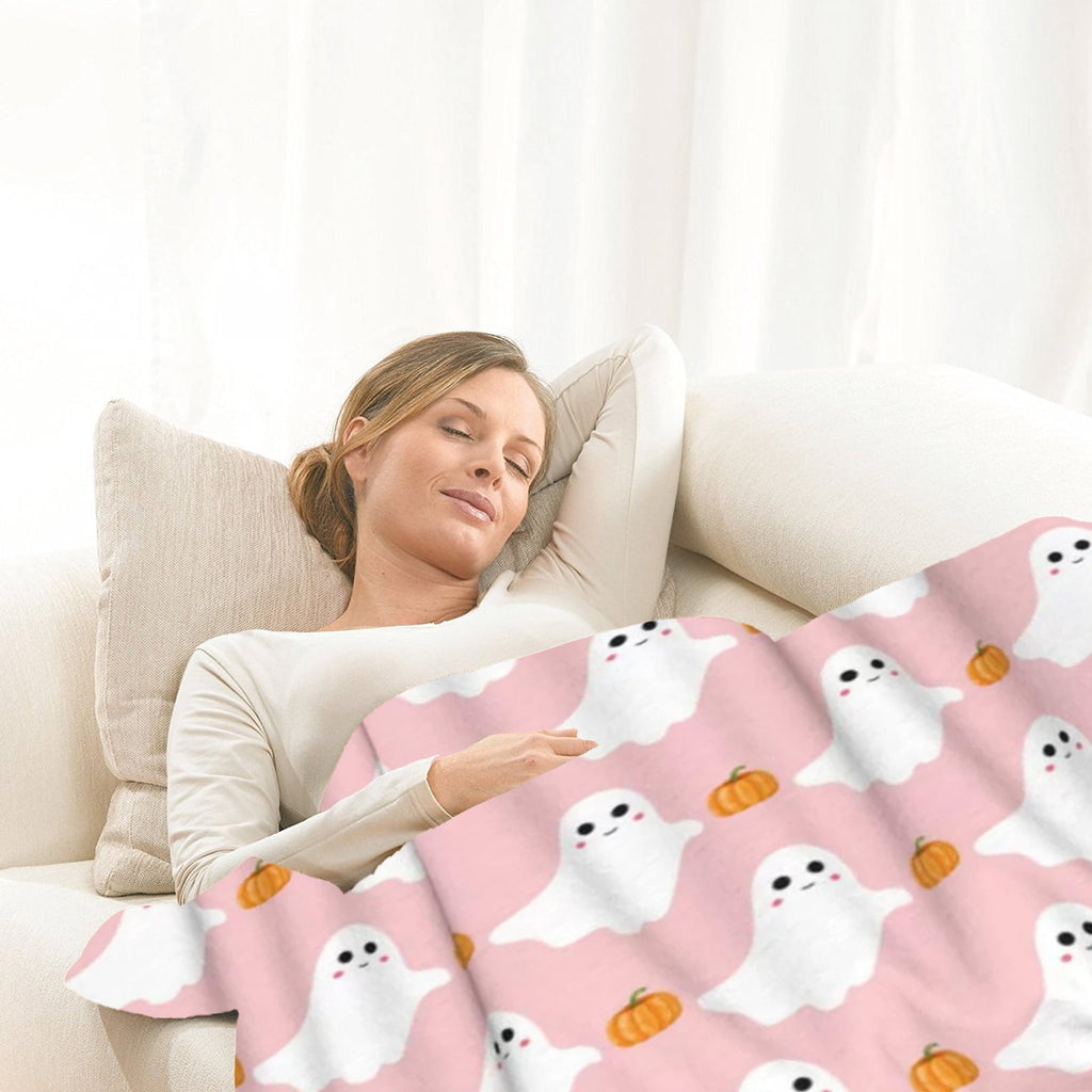 Pink Halloween Throw Blanket for Couch Fleece Halloween Decorations Throw Blankets Lightweight Soft Plush Big Throws and Blankets with Funny Ghost,30x40in