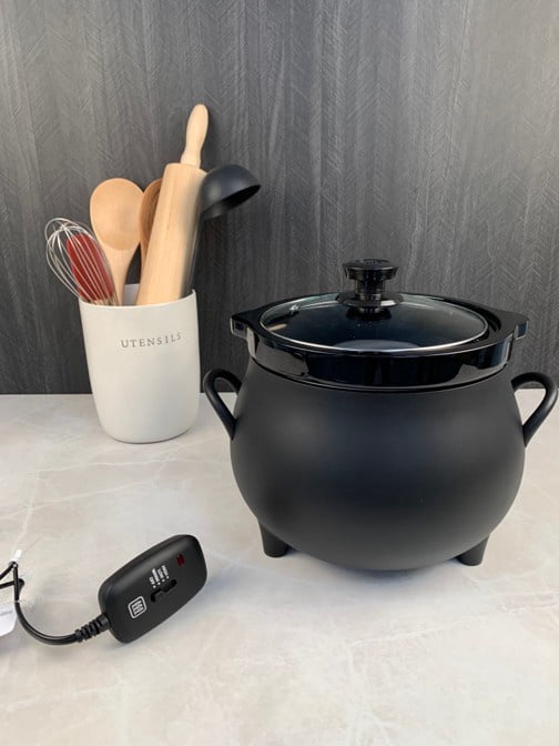 Toastmaster 4QT Black Cauldron Slow Cooker with Removable Crock and Glass Lid