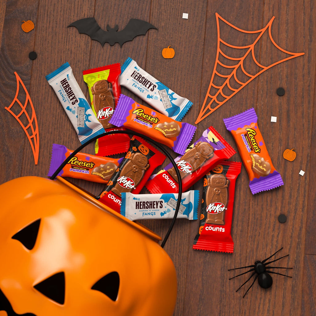 Hershey's, Kit Kat and Reese's Assorted, Halloween Candy Variety Bag, 10.74 oz (20 Pieces)