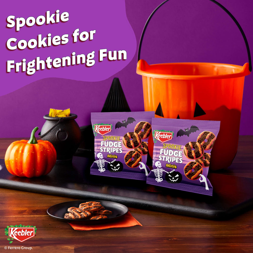 Keebler Spookie Fudge Stripes Minis, Halloween Candy, Chocolatey Cookies, 30 Glow-in-the-Dark Packs, 15 oz