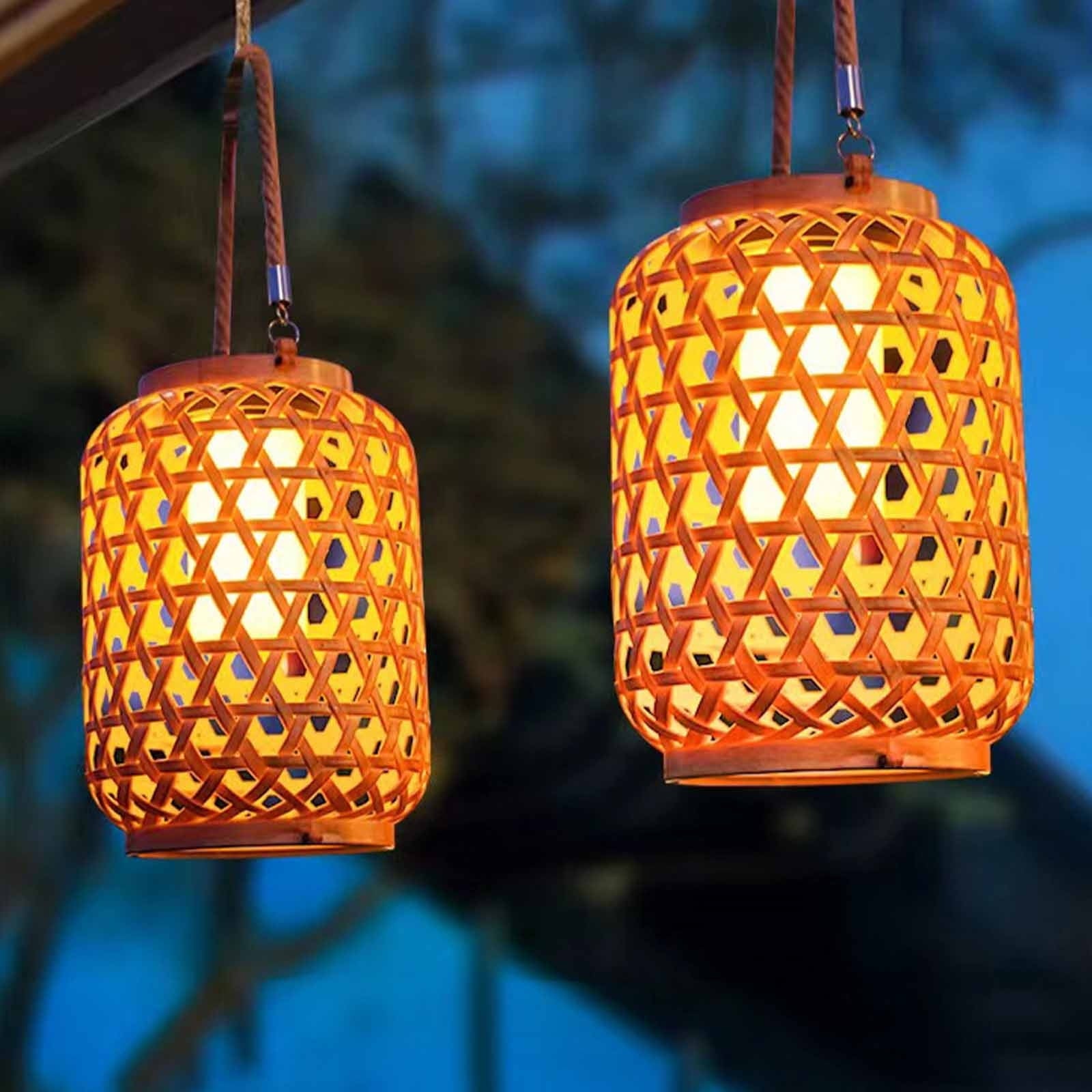 Solar Lanterns Outdoor Hanging Lights, IP65 Waterproof LED Solar Garden Light, Vintage Hollow Design, Automatic On/Off, Perfect for Patio, Garden, Porch and Yard Decoration