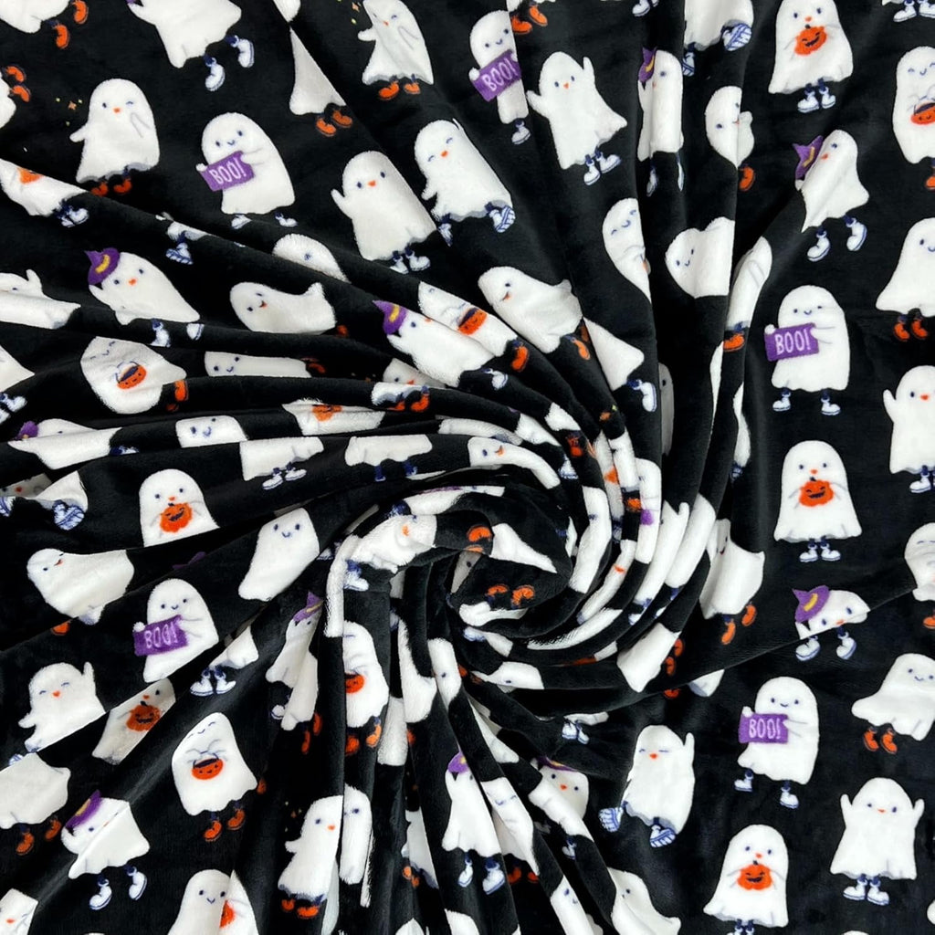 Serafina Home Halloween Throw Blanket: Fuzzy Boo! Jack O'Lantern Spider Webs Skull and Black Cats Print on Velvet Fleece for Sofa Bed Couch Chair Dorm