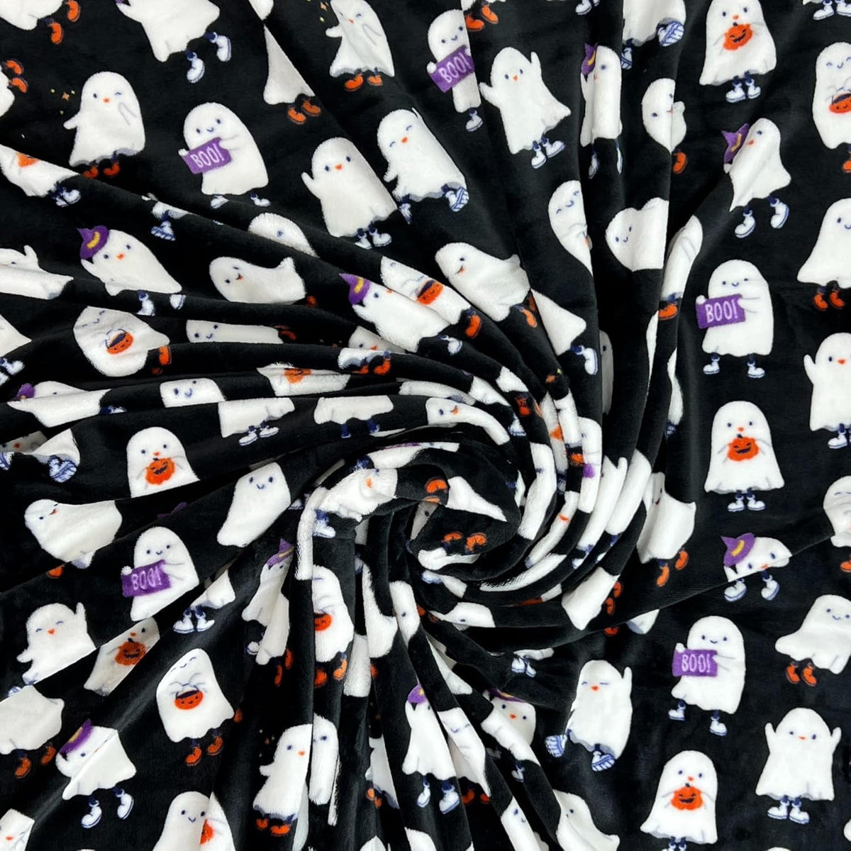 Serafina Home Halloween Throw Blanket: Fuzzy Boo! Jack O'Lantern Spider Webs Skull and Black Cats Print on Velvet Fleece for Sofa Bed Couch Chair Dorm