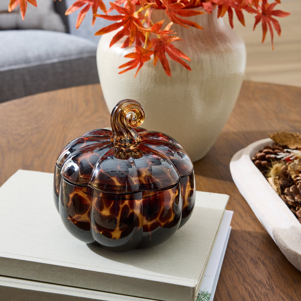 Better Homes & Gardens 2-Wick 18 oz White Tortoiseshell Glass Pumpkin Jar Candle, Pumpkin Snickerdoodle Swirl