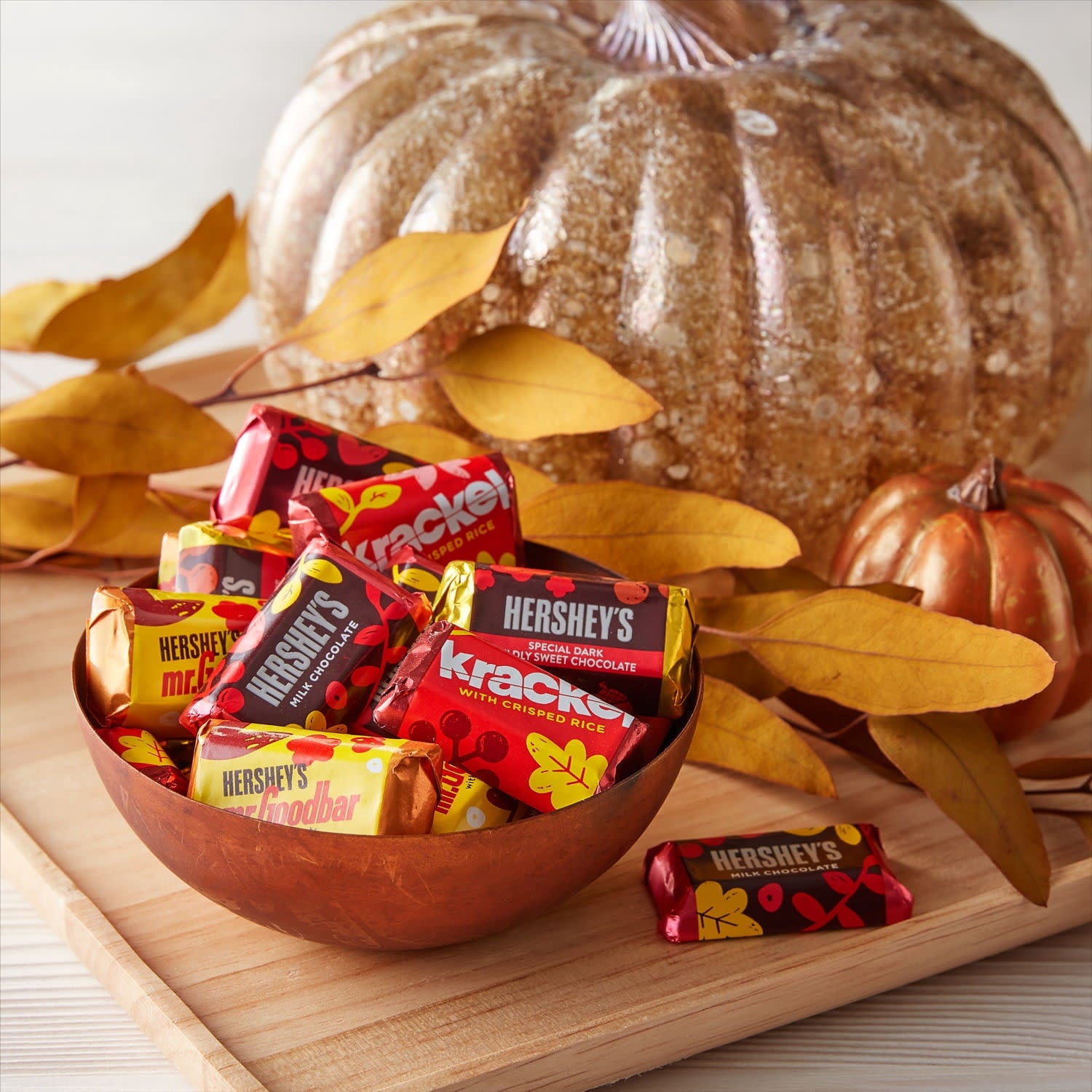 Hershey's Miniatures Assorted Chocolate, Fall Candy Bag, 8.9 oz